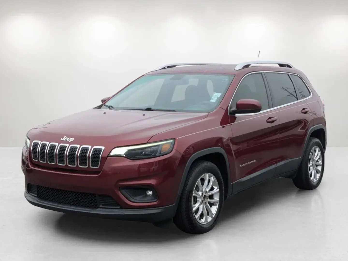 2019 /Black Jeep Cherokee Latitude (1C4PJLCB6KD) with an Other engine, located at 3959 U.S. 80 W, Phenix City, AL, 36870, (334) 297-4885, 32.469296, -85.135185 - **Adventure Awaits with This 2019 Jeep Cherokee Latitude Perfect for Your Next Journey!**<br /> <br /> Are you ready to explore the open road with confidence? This 2019 Jeep Cherokee Latitude is the perfect companion for weekend adventures, daily commutes, or family road trips. With its stylish Vel - Photo#1