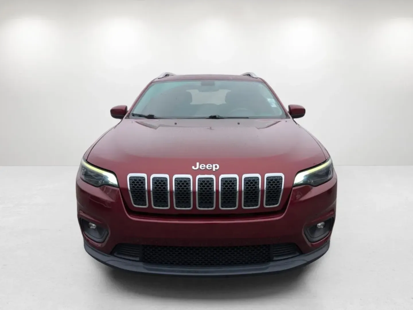 2019 /Black Jeep Cherokee Latitude (1C4PJLCB6KD) with an Other engine, located at 3959 U.S. 80 W, Phenix City, AL, 36870, (334) 297-4885, 32.469296, -85.135185 - **Adventure Awaits with This 2019 Jeep Cherokee Latitude Perfect for Your Next Journey!**<br /> <br /> Are you ready to explore the open road with confidence? This 2019 Jeep Cherokee Latitude is the perfect companion for weekend adventures, daily commutes, or family road trips. With its stylish Vel - Photo#2