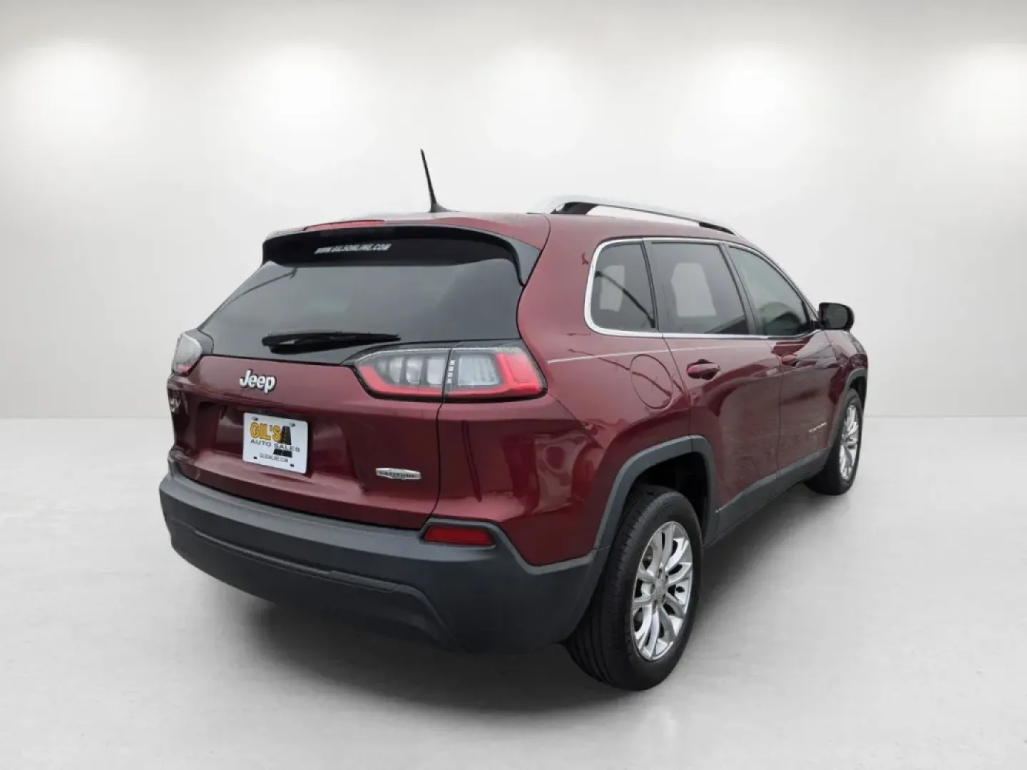2019 /Black Jeep Cherokee Latitude (1C4PJLCB6KD) with an Other engine, located at 3959 U.S. 80 W, Phenix City, AL, 36870, (334) 297-4885, 32.469296, -85.135185 - **Adventure Awaits with This 2019 Jeep Cherokee Latitude Perfect for Your Next Journey!**<br /> <br /> Are you ready to explore the open road with confidence? This 2019 Jeep Cherokee Latitude is the perfect companion for weekend adventures, daily commutes, or family road trips. With its stylish Vel - Photo#5