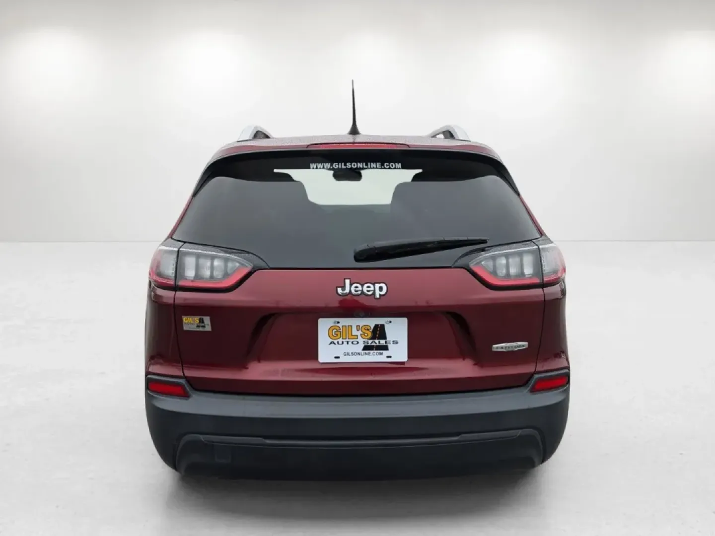 2019 /Black Jeep Cherokee Latitude (1C4PJLCB6KD) with an Other engine, located at 3959 U.S. 80 W, Phenix City, AL, 36870, (334) 297-4885, 32.469296, -85.135185 - **Adventure Awaits with This 2019 Jeep Cherokee Latitude Perfect for Your Next Journey!**<br /> <br /> Are you ready to explore the open road with confidence? This 2019 Jeep Cherokee Latitude is the perfect companion for weekend adventures, daily commutes, or family road trips. With its stylish Vel - Photo#6