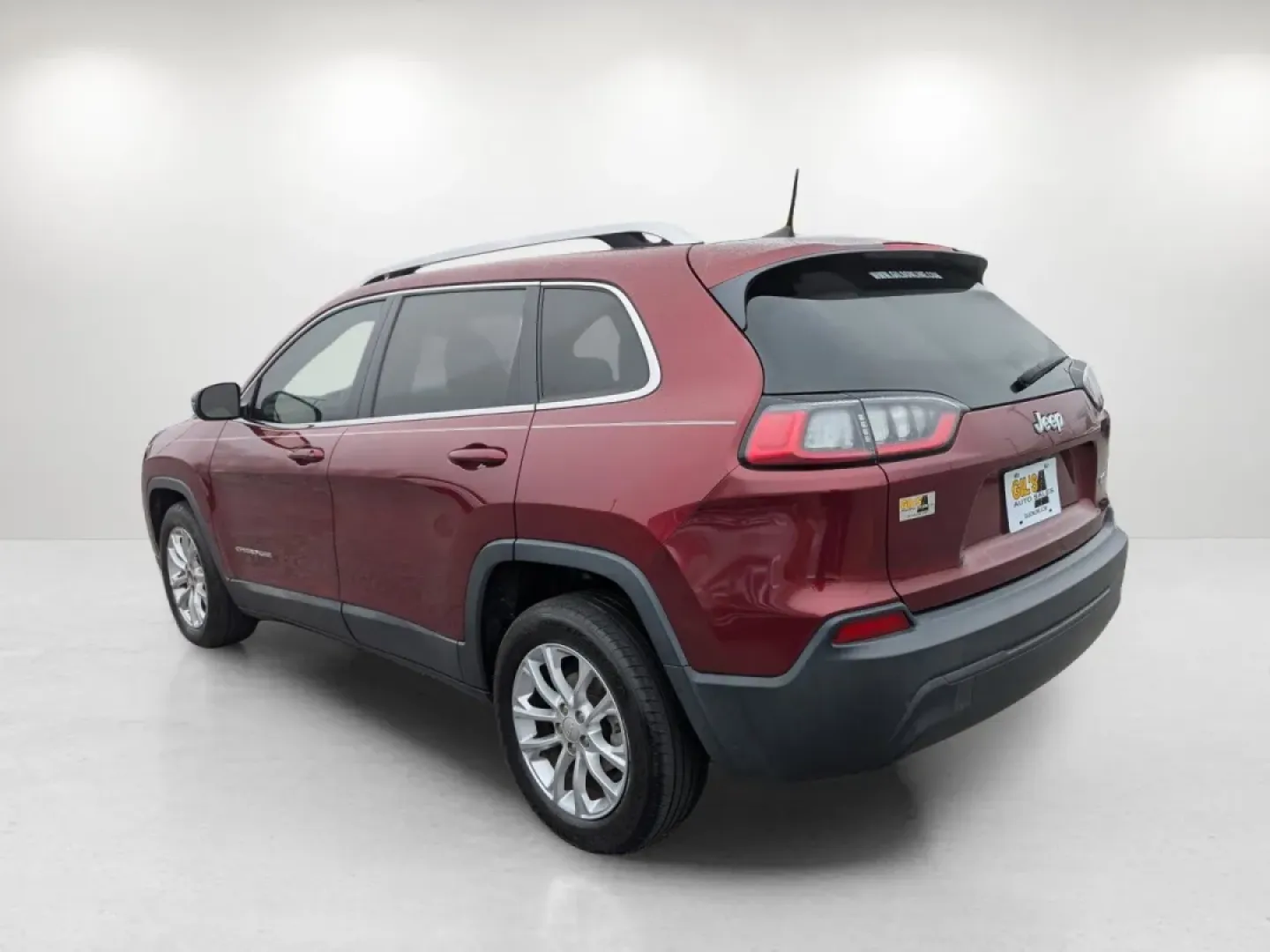 2019 /Black Jeep Cherokee Latitude (1C4PJLCB6KD) with an Other engine, located at 3959 U.S. 80 W, Phenix City, AL, 36870, (334) 297-4885, 32.469296, -85.135185 - **Adventure Awaits with This 2019 Jeep Cherokee Latitude Perfect for Your Next Journey!**<br /> <br /> Are you ready to explore the open road with confidence? This 2019 Jeep Cherokee Latitude is the perfect companion for weekend adventures, daily commutes, or family road trips. With its stylish Vel - Photo#7