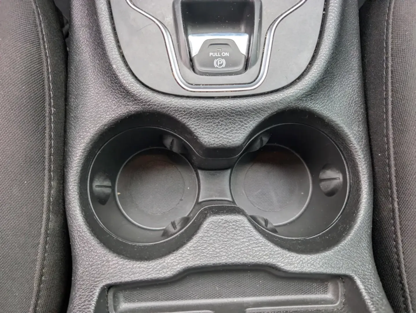 2019 /Black Jeep Cherokee Latitude (1C4PJLCB6KD) with an Other engine, located at 3959 U.S. 80 W, Phenix City, AL, 36870, (334) 297-4885, 32.469296, -85.135185 - **Adventure Awaits with This 2019 Jeep Cherokee Latitude Perfect for Your Next Journey!**<br /> <br /> Are you ready to explore the open road with confidence? This 2019 Jeep Cherokee Latitude is the perfect companion for weekend adventures, daily commutes, or family road trips. With its stylish Vel - Photo#13