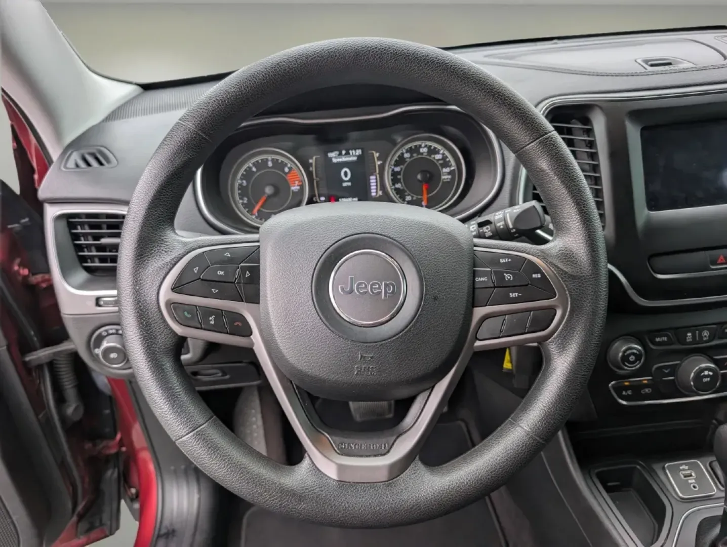 2019 /Black Jeep Cherokee Latitude (1C4PJLCB6KD) with an Other engine, located at 3959 U.S. 80 W, Phenix City, AL, 36870, (334) 297-4885, 32.469296, -85.135185 - **Adventure Awaits with This 2019 Jeep Cherokee Latitude Perfect for Your Next Journey!**<br /> <br /> Are you ready to explore the open road with confidence? This 2019 Jeep Cherokee Latitude is the perfect companion for weekend adventures, daily commutes, or family road trips. With its stylish Vel - Photo#16