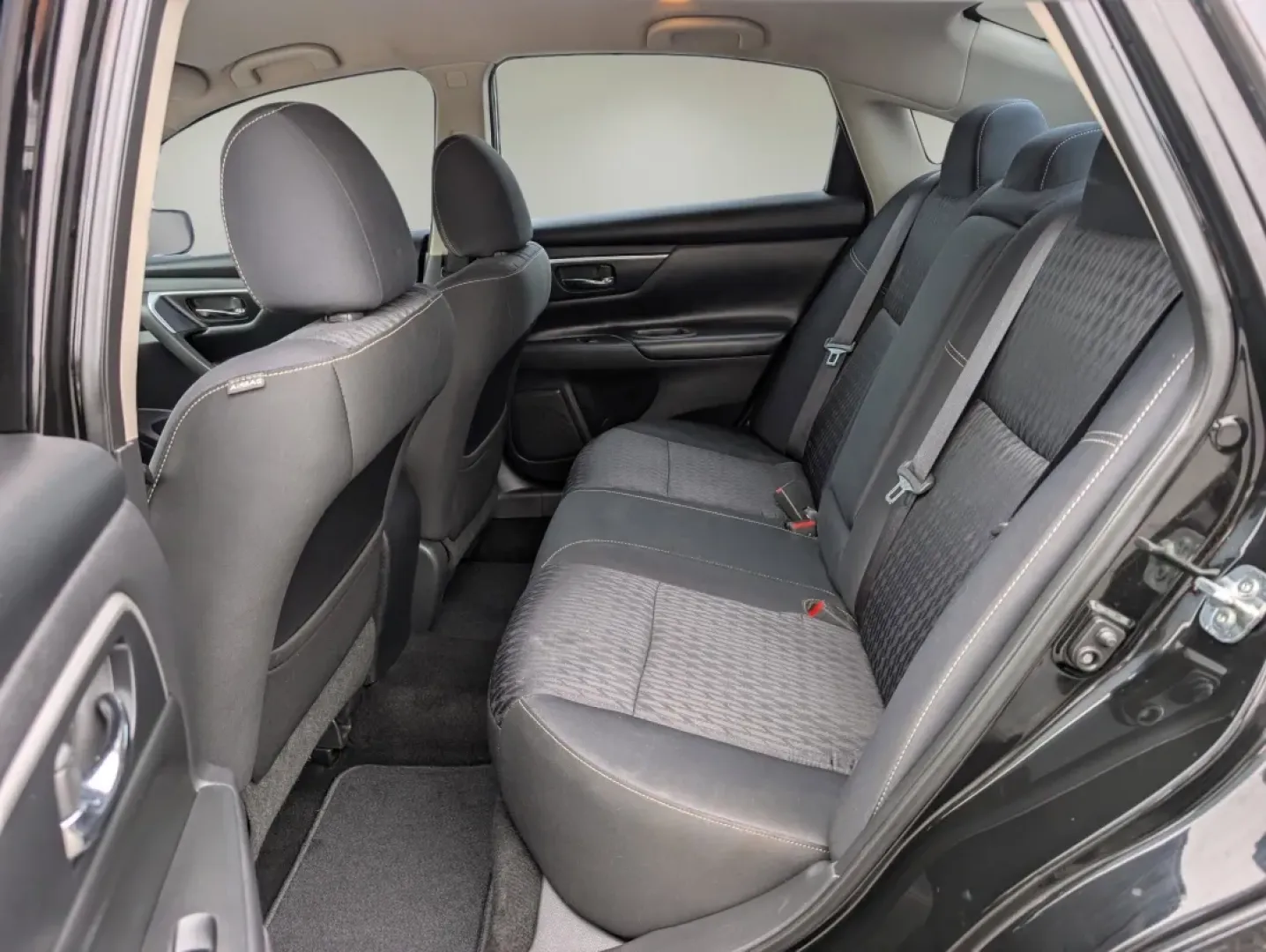 2017 /Charcoal Nissan Altima 2.5 SV (1N4AL3AP1HC) with an Other engine, located at 5115 14th Ave., Columbus, GA, 31904, (706) 323-0345, 32.511494, -84.971046 - Are you in search of a reliable vehicle that seamlessly fits into your busy lifestyle? Look no further than this stunning 2017 Nissan Altima 2.5 SV, available now at Gils Auto in Phenix City, AL. Perfect for daily commutes, weekend getaways, or even family outings, this sedan blends comfort, style, - Photo#9