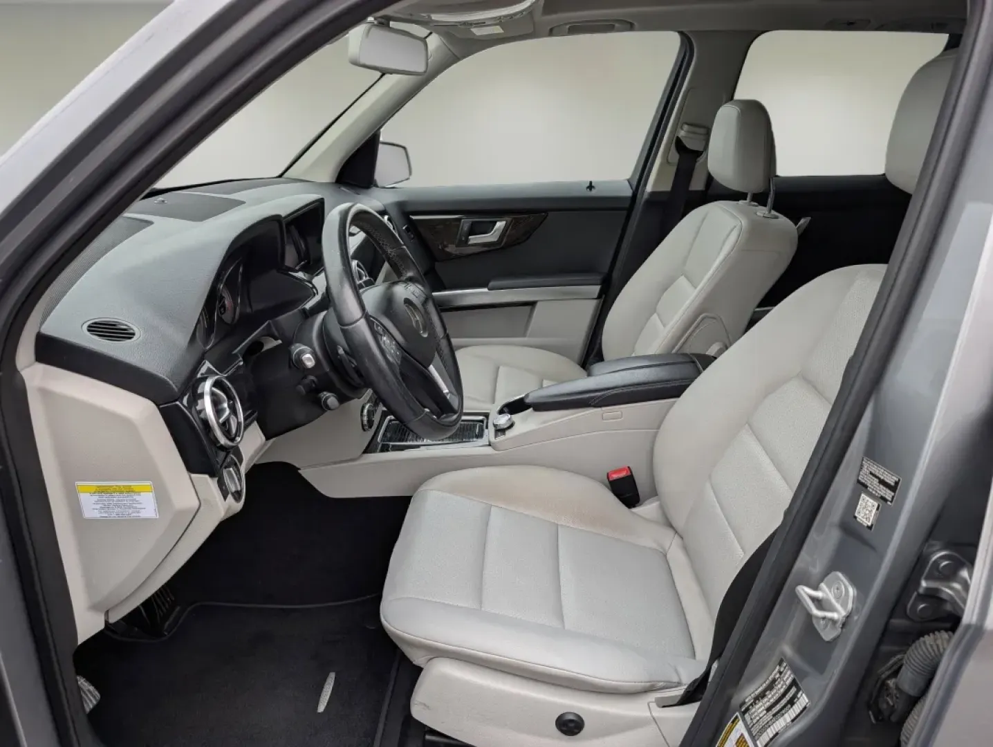 2014 Mercedes-Benz GLK-Class GLK 350 (WDCGG5HBXEG) with an Other engine, located at 5115 14th Ave., Columbus, GA, 31904, (706) 323-0345, 32.511494, -84.971046 - Discover your next adventure with this stunning 2014 Mercedes-Benz GLK-Class GLK 350, an ideal choice for those who crave both luxury and practicality. Whether you're navigating the bustling streets of Phenix City, AL, or embarking on weekend getaways, this sporty SUV combines style, comfort, and ca - Photo#9