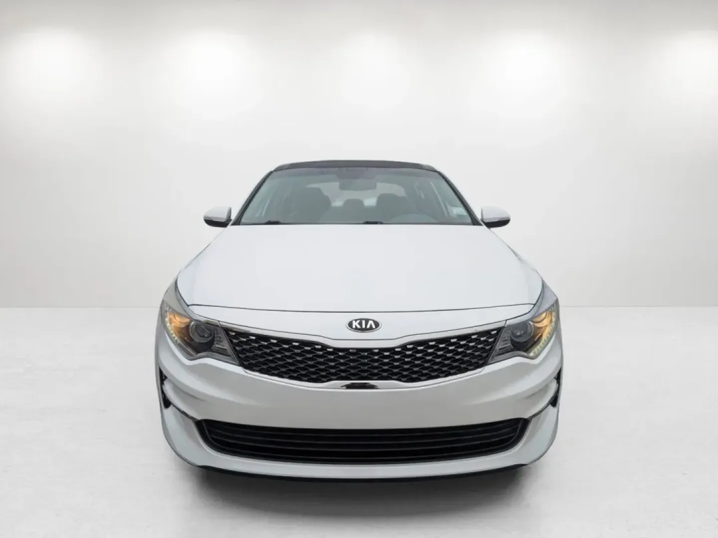 2016 /Gray Kia Optima EX (5XXGU4L36GG) with an Other engine, located at 804 22nd Ave, Phenix City, AL, 36870, (334) 297-1860, 32.484749, -85.024475 - **Drive Your Future with the 2016 Kia Optima EX at Gils Auto in Phenix City, AL!**<br /> <br /> Imagine the freedom of hitting the open road, whether you're commuting to work, running errands, or embarking on a weekend getaway. The 2016 Kia Optima EX is not just a car; it's your gateway to a lifesty - Photo#1