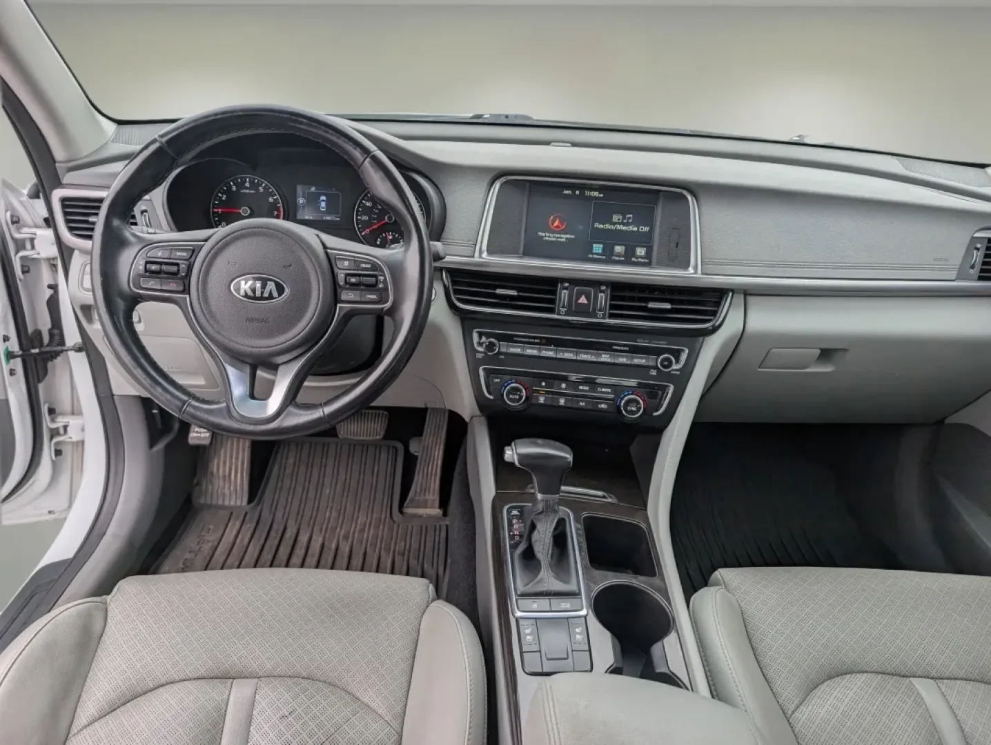 2016 /Gray Kia Optima EX (5XXGU4L36GG) with an Other engine, located at 804 22nd Ave, Phenix City, AL, 36870, (334) 297-1860, 32.484749, -85.024475 - **Drive Your Future with the 2016 Kia Optima EX at Gils Auto in Phenix City, AL!**<br /> <br /> Imagine the freedom of hitting the open road, whether you're commuting to work, running errands, or embarking on a weekend getaway. The 2016 Kia Optima EX is not just a car; it's your gateway to a lifesty - Photo#11