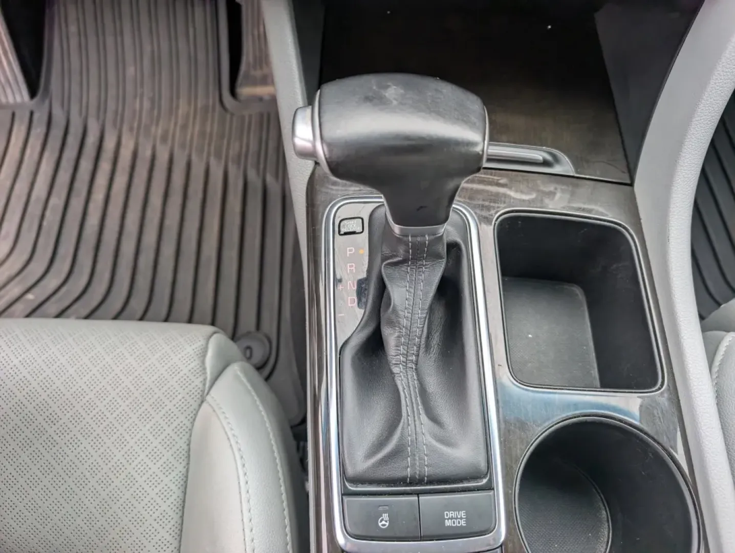 2016 /Gray Kia Optima EX (5XXGU4L36GG) with an Other engine, located at 804 22nd Ave, Phenix City, AL, 36870, (334) 297-1860, 32.484749, -85.024475 - **Drive Your Future with the 2016 Kia Optima EX at Gils Auto in Phenix City, AL!**<br /> <br /> Imagine the freedom of hitting the open road, whether you're commuting to work, running errands, or embarking on a weekend getaway. The 2016 Kia Optima EX is not just a car; it's your gateway to a lifesty - Photo#13