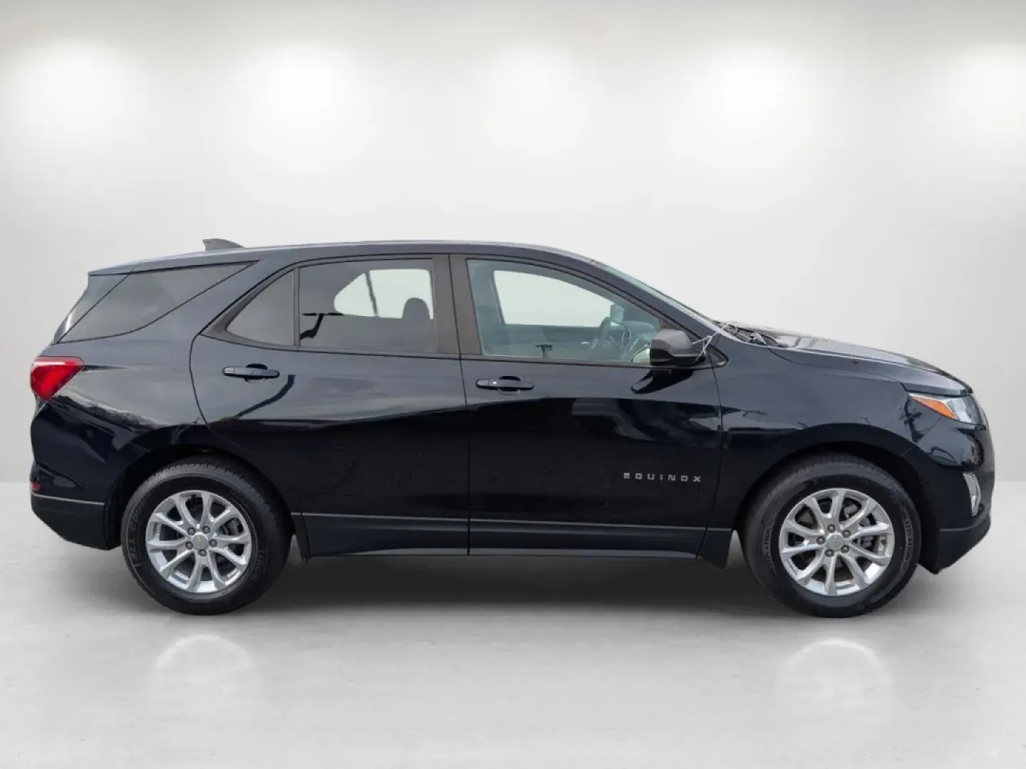 2020 /Medium Ash Gray Chevrolet Equinox LS (2GNAXHEV0L6) with an Other engine, located at 7000 Northlake Connector, Columbus, GA, 31904, (706) 987-8085, 32.524975, -84.978134 - ### Discover Your Next Adventure with This 2020 Chevrolet Equinox at Gils Auto!<br /> <br /> Are you seeking the perfect vehicle for family outings, daily commutes, or weekend adventures? Look no further! The 2020 Chevrolet Equinox LS is designed with versatility and comfort in mind, making it an id - Photo#3