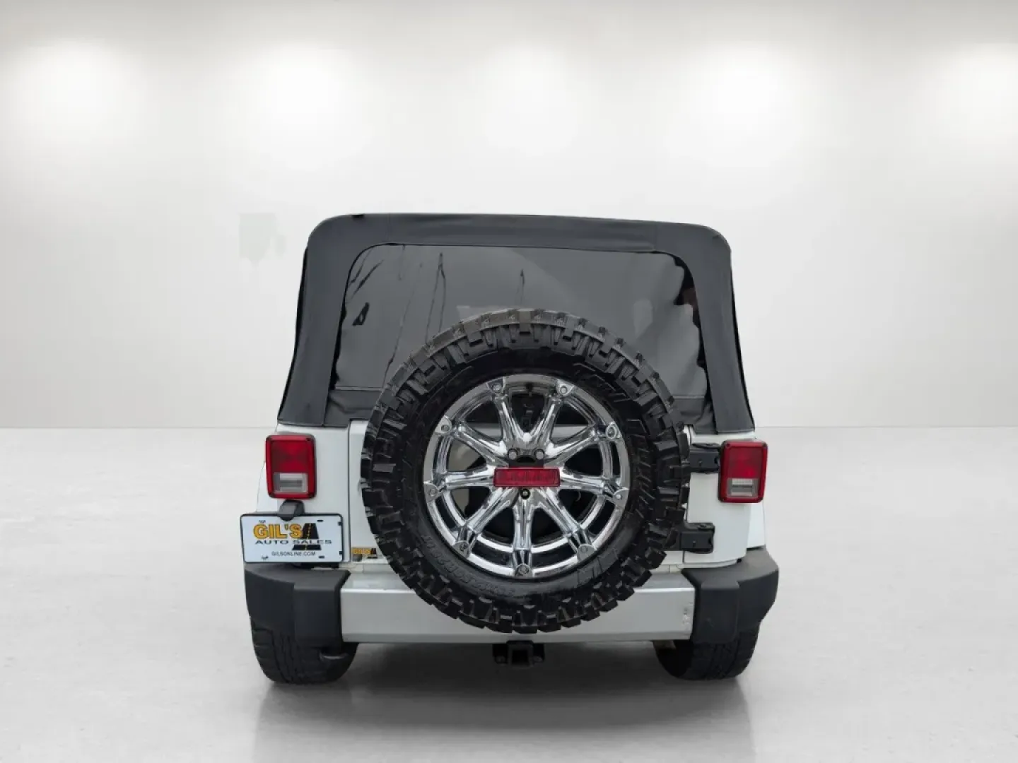 2012 /Black/Dark Saddle Interior Jeep Wrangler Sahara (1C4BJWEG5CL) with an Other engine, located at 3959 U.S. 80 W, Phenix City, AL, 36870, (334) 297-4885, 32.469296, -85.135185 - **Unleash Your Adventurous Spirit with the 2012 Jeep Wrangler Sahara!**<br /> <br /> Are you ready for your next big adventure? Whether you're navigating rugged trails, cruising through the scenic roads of Phenix City, or simply enjoying the freedom that comes with driving a convertible SUV, the 201 - Photo#5