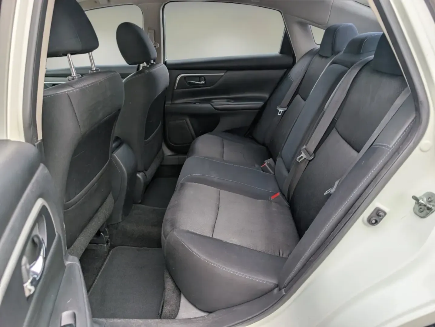 2017 /Sport Interior Nissan Altima 2.5 SR (1N4AL3AP3HC) with an Other engine, located at 7000 Northlake Connector, Columbus, GA, 31904, (706) 987-8085, 32.524975, -84.978134 - ### Discover Your Next Adventure with the 2017 Nissan Altima 2.5 SR at Gils Auto<br /> <br /> If you're in the market for a reliable vehicle that effortlessly balances style, comfort, and performance, look no further than this stunning 2017 Nissan Altima 2.5 SR, available now at Gils Auto in Phenix - Photo#10