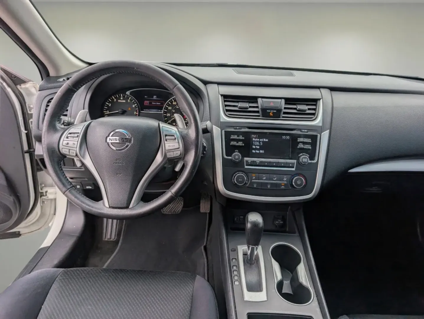 2017 /Sport Interior Nissan Altima 2.5 SR (1N4AL3AP3HC) with an Other engine, located at 7000 Northlake Connector, Columbus, GA, 31904, (706) 987-8085, 32.524975, -84.978134 - ### Discover Your Next Adventure with the 2017 Nissan Altima 2.5 SR at Gils Auto<br /> <br /> If you're in the market for a reliable vehicle that effortlessly balances style, comfort, and performance, look no further than this stunning 2017 Nissan Altima 2.5 SR, available now at Gils Auto in Phenix - Photo#11