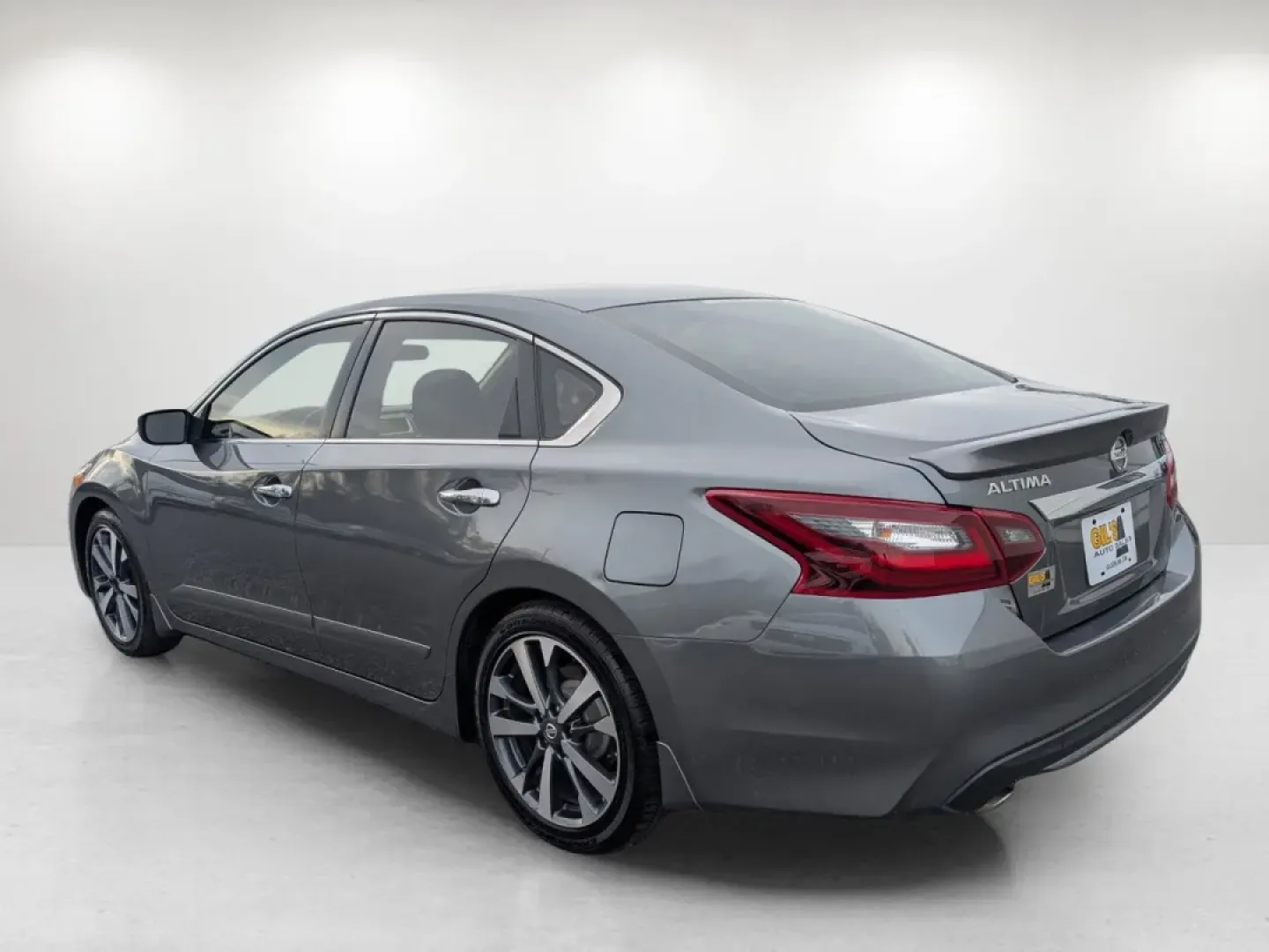 2017 /Sport Interior Nissan Altima 2.5 SR (1N4AL3AP6HC) with an Other engine, located at 804 22nd Ave, Phenix City, AL, 36870, (334) 297-1860, 32.484749, -85.024475 - **Discover Your Next Adventure with the 2017 Nissan Altima at Gils Auto!**<br /> <br /> Are you in the market for a reliable vehicle that fits seamlessly into your lifestyle? Look no further than the stunning 2017 Nissan Altima 2.5 SR, now available at Gils Auto in Phenix City, AL. This sedan is per - Photo#6