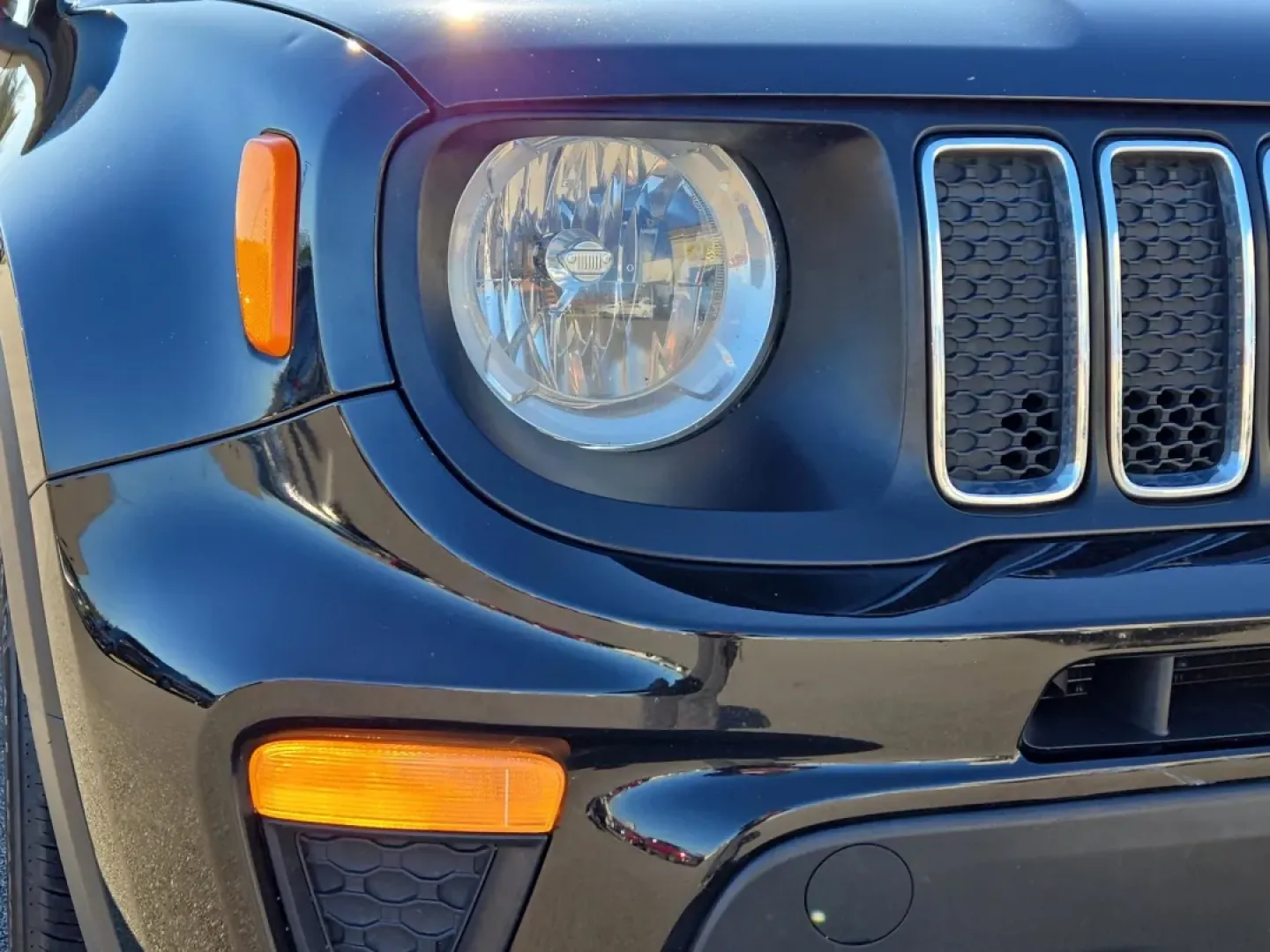 2019 /Ski Gray/Black Jeep Renegade Latitude (ZACNJABB6KP) with an Other engine, located at 521 Old Farm Lane Rd, Prattville, AL, 36066, (334) 325-1505, 32.482460, -86.416367 - Discover the perfect blend of style, utility, and reliability with the 2019 Jeep Renegade Latitude-your ideal companion for weekend adventures and daily commutes alike. Whether you're navigating Prattville's bustling streets or heading out to explore the breathtaking landscapes of Alabama, this cros - Photo#2