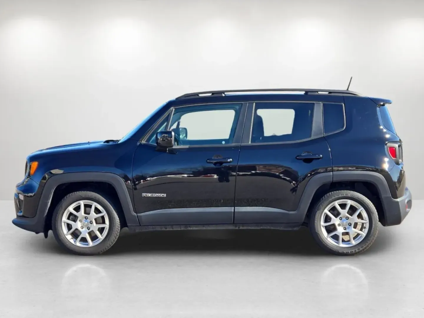 2019 /Ski Gray/Black Jeep Renegade Latitude (ZACNJABB6KP) with an Other engine, located at 521 Old Farm Lane Rd, Prattville, AL, 36066, (334) 325-1505, 32.482460, -86.416367 - Discover the perfect blend of style, utility, and reliability with the 2019 Jeep Renegade Latitude-your ideal companion for weekend adventures and daily commutes alike. Whether you're navigating Prattville's bustling streets or heading out to explore the breathtaking landscapes of Alabama, this cros - Photo#10