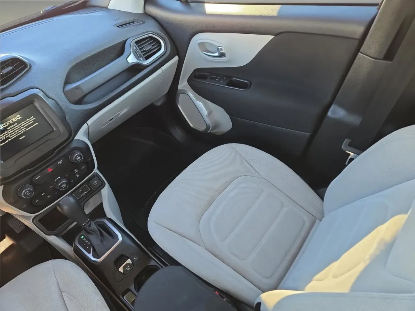 2019 /Ski Gray/Black Jeep Renegade Latitude (ZACNJABB6KP) with an Other engine, located at 521 Old Farm Lane Rd, Prattville, AL, 36066, (334) 325-1505, 32.482460, -86.416367 - Discover the perfect blend of style, utility, and reliability with the 2019 Jeep Renegade Latitude-your ideal companion for weekend adventures and daily commutes alike. Whether you're navigating Prattville's bustling streets or heading out to explore the breathtaking landscapes of Alabama, this cros - Photo#16