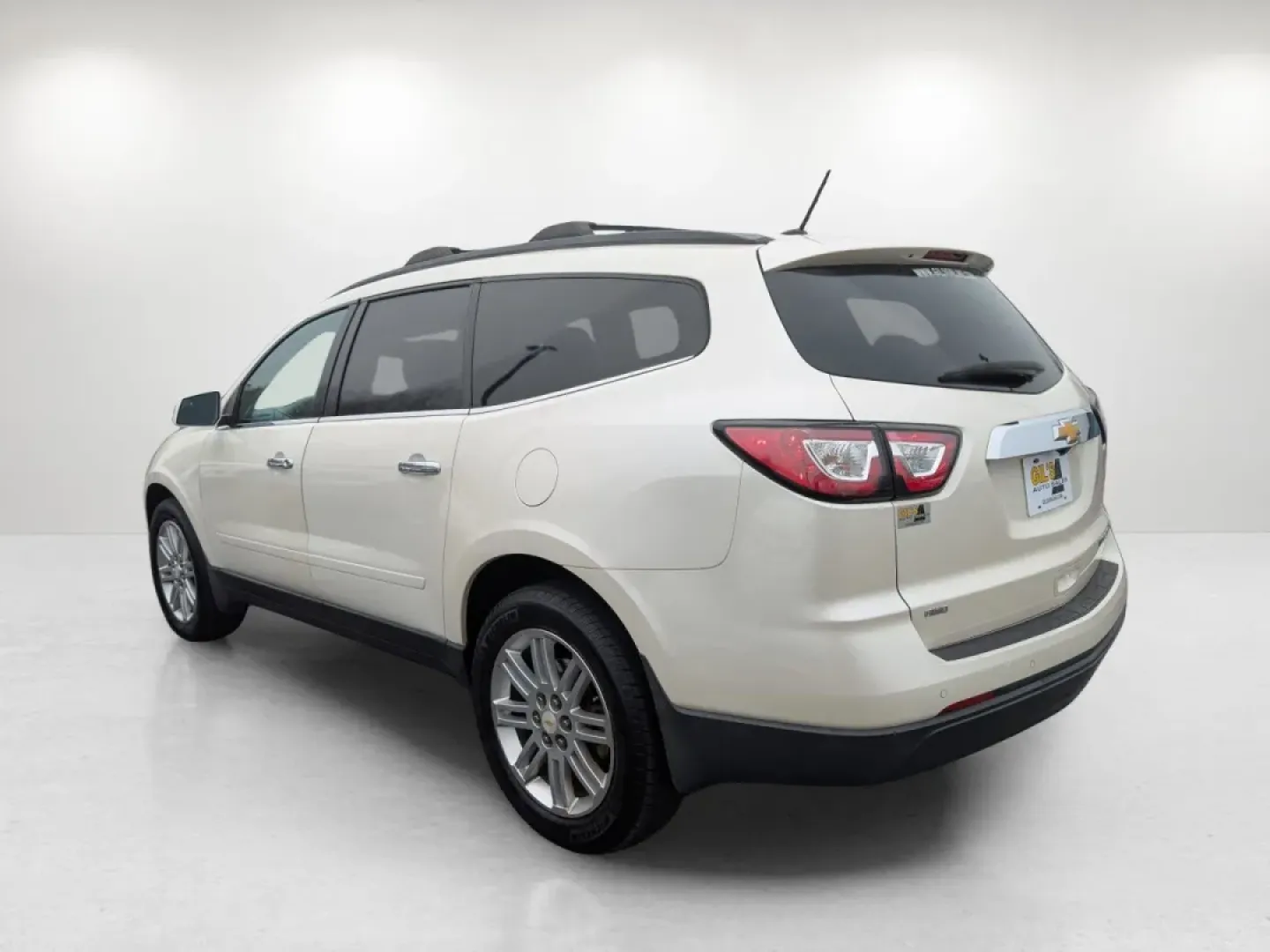 2014 /Dk Titanium/Lt Titanium Chevrolet Traverse LT (1GNKVGKD8EJ) with an Other engine, located at 5115 14th Ave., Columbus, GA, 31904, (706) 323-0345, 32.511494, -84.971046 - **Discover Adventure with the 2014 Chevrolet Traverse LT at Gils Auto - Columbus**<br /> <br /> Are you ready to elevate your family adventures or daily commutes? Look no further than this stunning 2014 Chevrolet Traverse LT, perfect for growing families and weekend explorers alike. With its spaciou - Photo#6