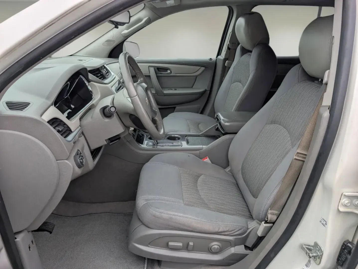 2014 /Dk Titanium/Lt Titanium Chevrolet Traverse LT (1GNKVGKD8EJ) with an Other engine, located at 5115 14th Ave., Columbus, GA, 31904, (706) 323-0345, 32.511494, -84.971046 - **Discover Adventure with the 2014 Chevrolet Traverse LT at Gils Auto - Columbus**<br /> <br /> Are you ready to elevate your family adventures or daily commutes? Look no further than this stunning 2014 Chevrolet Traverse LT, perfect for growing families and weekend explorers alike. With its spaciou - Photo#9