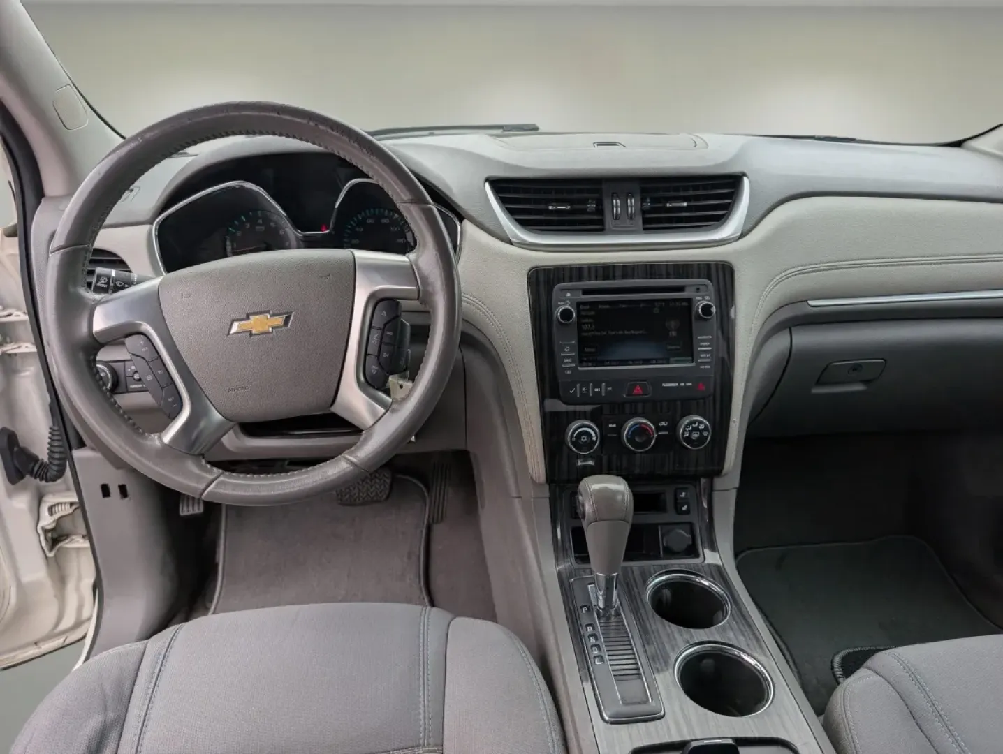 2014 /Dk Titanium/Lt Titanium Chevrolet Traverse LT (1GNKVGKD8EJ) with an Other engine, located at 5115 14th Ave., Columbus, GA, 31904, (706) 323-0345, 32.511494, -84.971046 - **Discover Adventure with the 2014 Chevrolet Traverse LT at Gils Auto - Columbus**<br /> <br /> Are you ready to elevate your family adventures or daily commutes? Look no further than this stunning 2014 Chevrolet Traverse LT, perfect for growing families and weekend explorers alike. With its spaciou - Photo#12