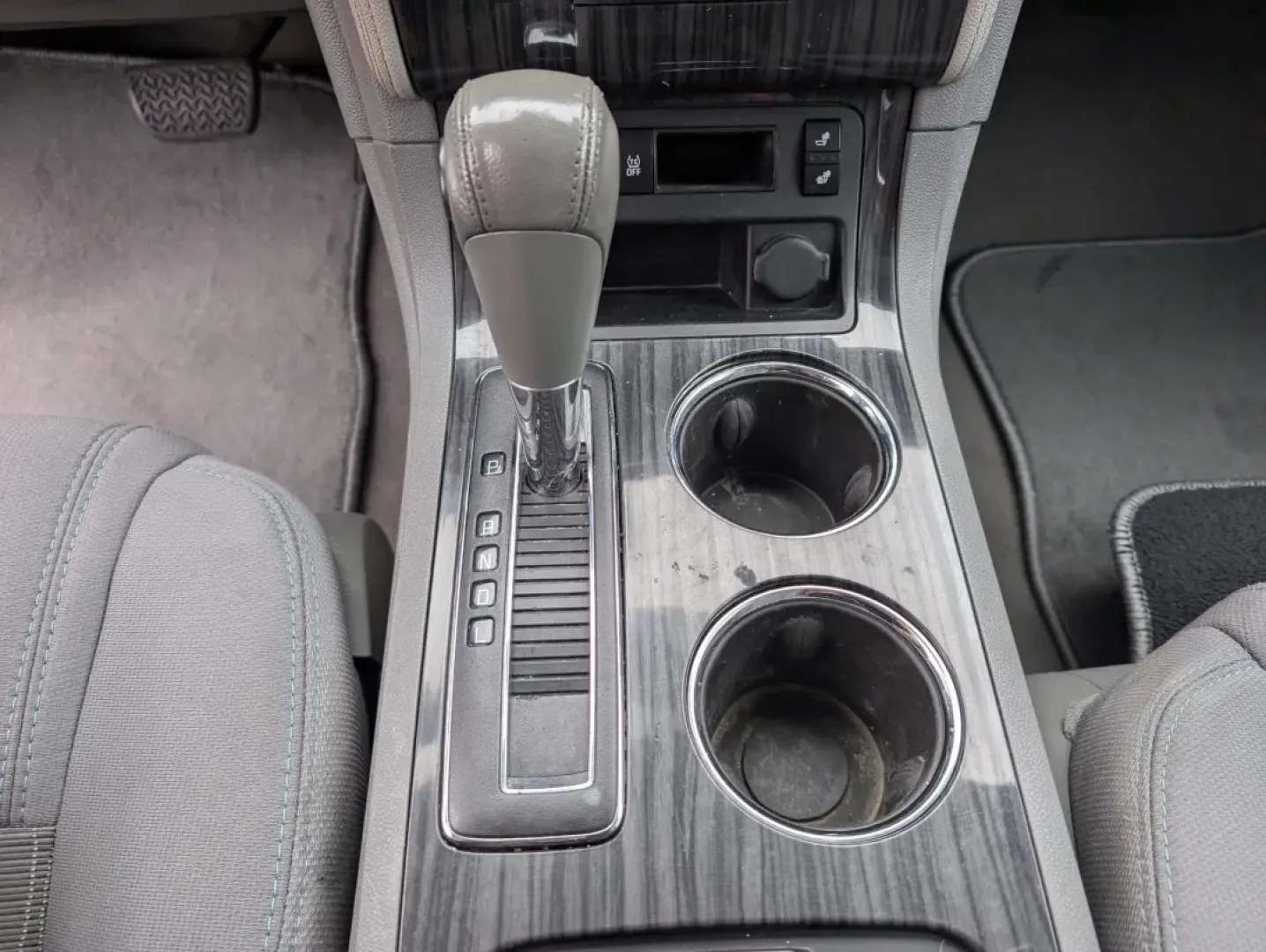 2014 /Dk Titanium/Lt Titanium Chevrolet Traverse LT (1GNKVGKD8EJ) with an Other engine, located at 5115 14th Ave., Columbus, GA, 31904, (706) 323-0345, 32.511494, -84.971046 - **Discover Adventure with the 2014 Chevrolet Traverse LT at Gils Auto - Columbus**<br /> <br /> Are you ready to elevate your family adventures or daily commutes? Look no further than this stunning 2014 Chevrolet Traverse LT, perfect for growing families and weekend explorers alike. With its spaciou - Photo#14