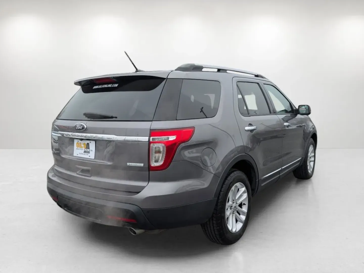 2013 Ford Explorer XLT (1FM5K7D90DG) with an Other engine, located at 804 22nd Ave, Phenix City, AL, 36870, (334) 297-1860, 32.484749, -85.024475 - **Adventure Awaits with the 2013 Ford Explorer XLT at Gils Auto!**<br /> <br /> Are you ready to elevate your weekend getaways or daily commutes? The 2013 Ford Explorer XLT is the perfect blend of style, comfort, and versatility, making it the ideal choice for families, adventurers, or anyone in nee - Photo#4