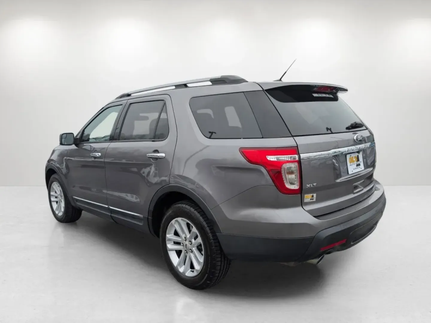 2013 Ford Explorer XLT (1FM5K7D90DG) with an Other engine, located at 804 22nd Ave, Phenix City, AL, 36870, (334) 297-1860, 32.484749, -85.024475 - **Adventure Awaits with the 2013 Ford Explorer XLT at Gils Auto!**<br /> <br /> Are you ready to elevate your weekend getaways or daily commutes? The 2013 Ford Explorer XLT is the perfect blend of style, comfort, and versatility, making it the ideal choice for families, adventurers, or anyone in nee - Photo#6