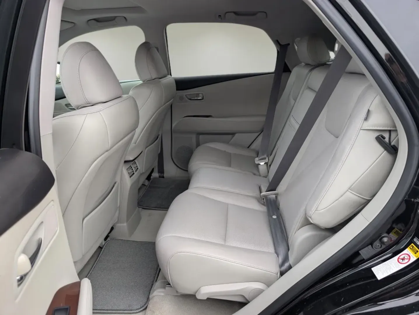 2011 Lexus RX 350 (2T2BK1BA1BC) with an Other engine, located at 804 22nd Ave, Phenix City, AL, 36870, (334) 297-1860, 32.484749, -85.024475 - Are you in search of a versatile SUV that can effortlessly adapt to your lifestyle? Look no further than this sleek 2011 Lexus RX 350 at Gils Auto in Opelika, AL. Whether you're a growing family navigating weekend adventures, a commuter seeking comfort for long drives, or a budget-conscious buyer lo - Photo#10