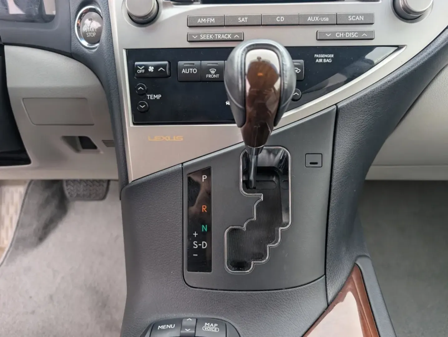 2011 Lexus RX 350 (2T2BK1BA1BC) with an Other engine, located at 804 22nd Ave, Phenix City, AL, 36870, (334) 297-1860, 32.484749, -85.024475 - Are you in search of a versatile SUV that can effortlessly adapt to your lifestyle? Look no further than this sleek 2011 Lexus RX 350 at Gils Auto in Opelika, AL. Whether you're a growing family navigating weekend adventures, a commuter seeking comfort for long drives, or a budget-conscious buyer lo - Photo#13