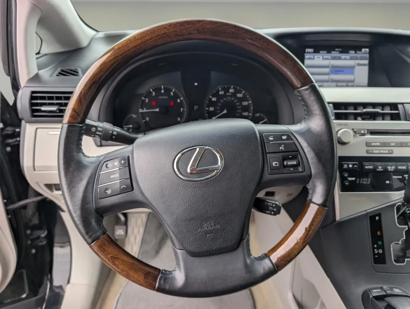 2011 Lexus RX 350 (2T2BK1BA1BC) with an Other engine, located at 804 22nd Ave, Phenix City, AL, 36870, (334) 297-1860, 32.484749, -85.024475 - Are you in search of a versatile SUV that can effortlessly adapt to your lifestyle? Look no further than this sleek 2011 Lexus RX 350 at Gils Auto in Opelika, AL. Whether you're a growing family navigating weekend adventures, a commuter seeking comfort for long drives, or a budget-conscious buyer lo - Photo#15