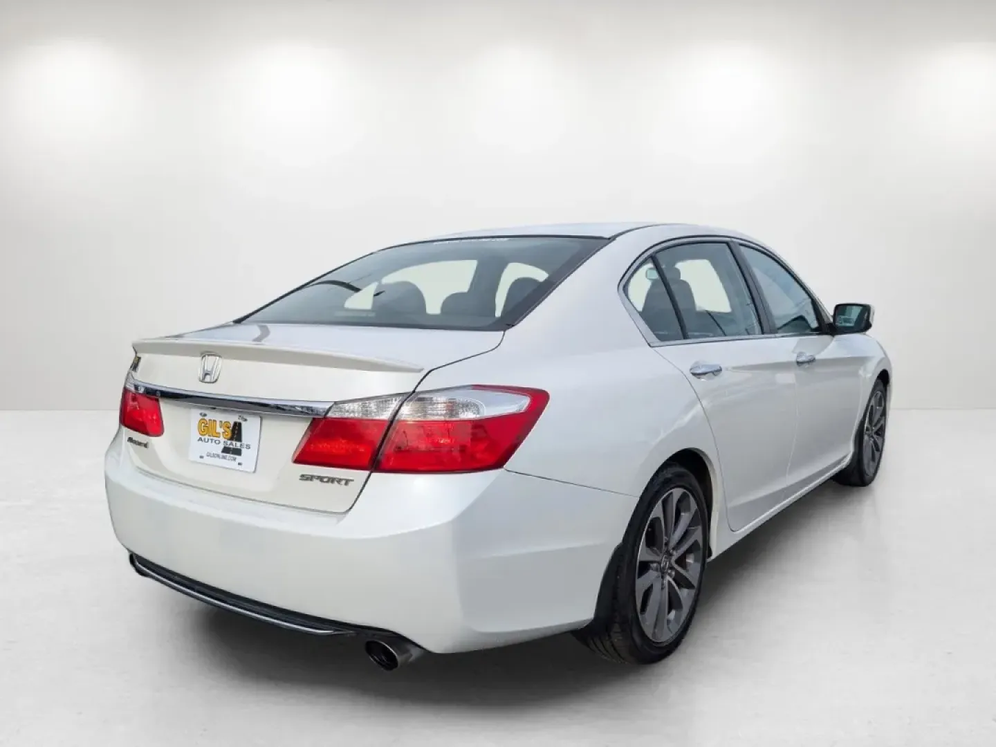 2014 Honda Accord Sedan Sport (1HGCR2F53EA) with an Other engine, located at 7000 Northlake Connector, Columbus, GA, 31904, (706) 987-8085, 32.524975, -84.978134 - **Experience the Perfect Blend of Comfort and Reliability with the 2014 Honda Accord Sedan at Gils Auto - Columbus #2!**<br /> <br /> Are you searching for a dependable vehicle that effortlessly fits into your busy lifestyle? Look no further than this stunning 2014 Honda Accord Sedan, ideal for dail - Photo#4