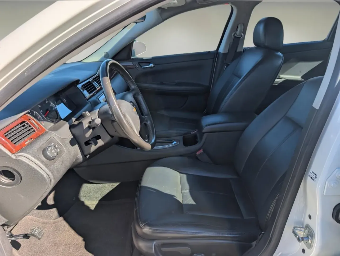 2007 /Ebony Chevrolet Impala 3.9L LT (2G1WC58R479) with an Other engine, located at 521 Old Farm Lane Rd, Prattville, AL, 36066, (334) 325-1505, 32.482460, -86.416367 - **Experience the Open Road with the 2007 Chevrolet Impala at Gils Auto!**<br /> <br /> Are you in search of a reliable sedan that can handle both the daily commute and weekend getaways? Look no further! The 2007 Chevrolet Impala, available at Gils Auto in Phenix City, AL, is your perfect companion f - Photo#9