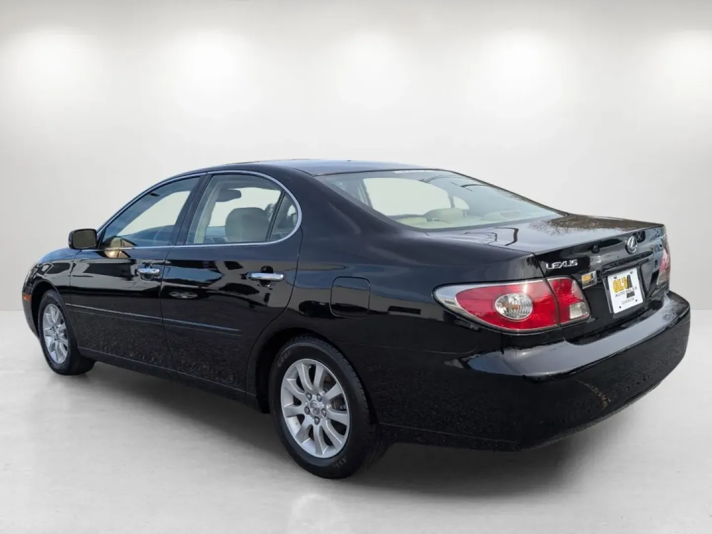 2002 Lexus ES 300 (JTHBF30G320) with an Other engine, located at 3959 U.S. 80 W, Phenix City, AL, 36870, (334) 297-4885, 32.469296, -85.135185 - **Experience Luxury and Affordability with the 2002 Lexus ES 300 Ideal for Your Daily Commute!**<br /> <br /> Looking for a comfortable and stylish sedan that fits your lifestyle? Look no further than this 2002 Lexus ES 300, available now at Gils Auto in Phenix City, AL! With its sleek black exteri - Photo#6