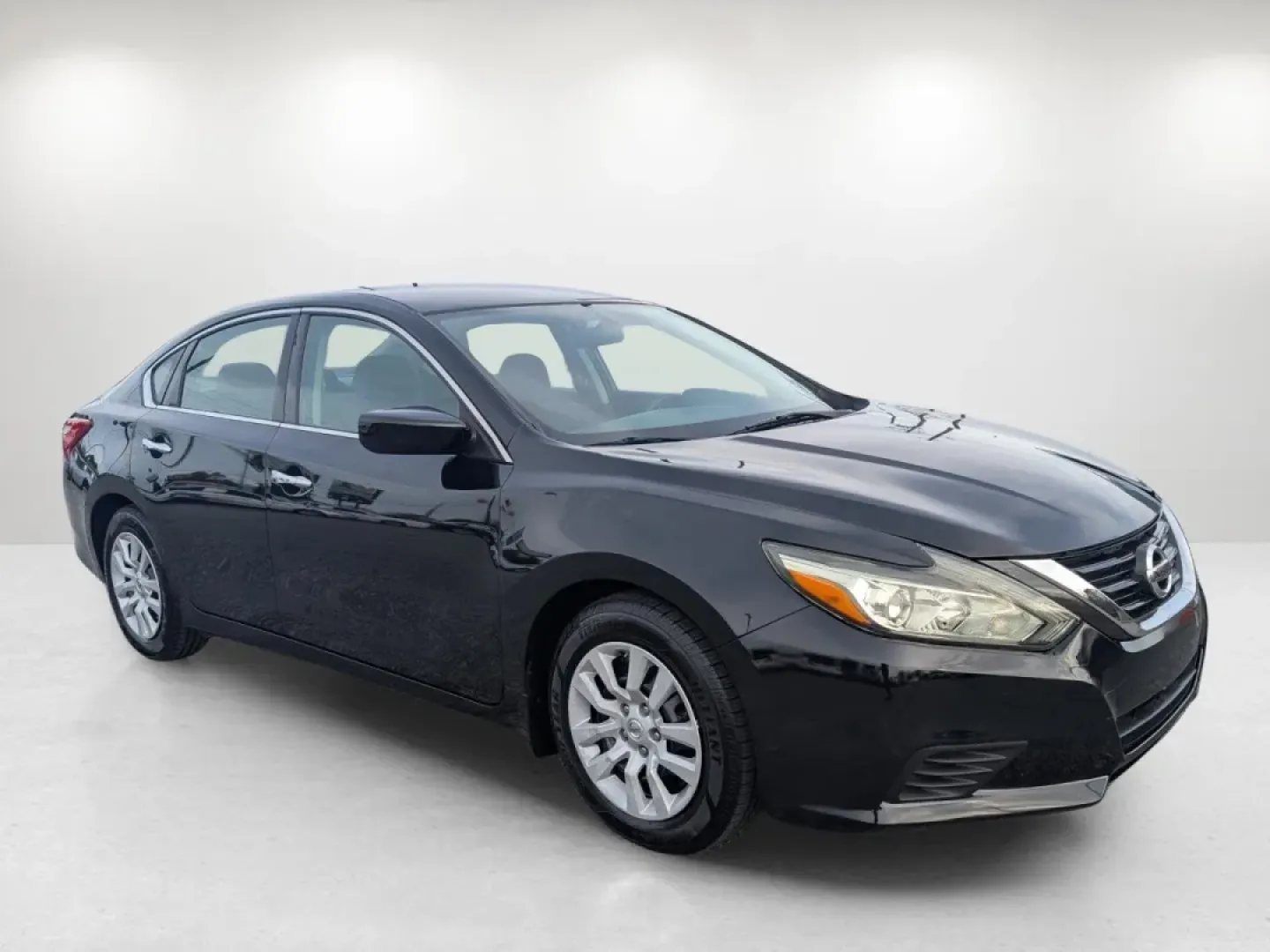 2017 /Charcoal Nissan Altima 2.5 S (1N4AL3AP4HC) with an Other engine, located at 804 22nd Ave, Phenix City, AL, 36870, (334) 297-1860, 32.484749, -85.024475 - **Discover a New Lifestyle with the 2017 Nissan Altima at Gils Auto Your Trusted Buy Here Pay Here Dealership in Phenix City, AL!**<br /> <br /> Are you searching for a reliable sedan that fits seamlessly into your active lifestyle? Look no further than the 2017 Nissan Altima 2.5 S, available at Gi - Photo#2