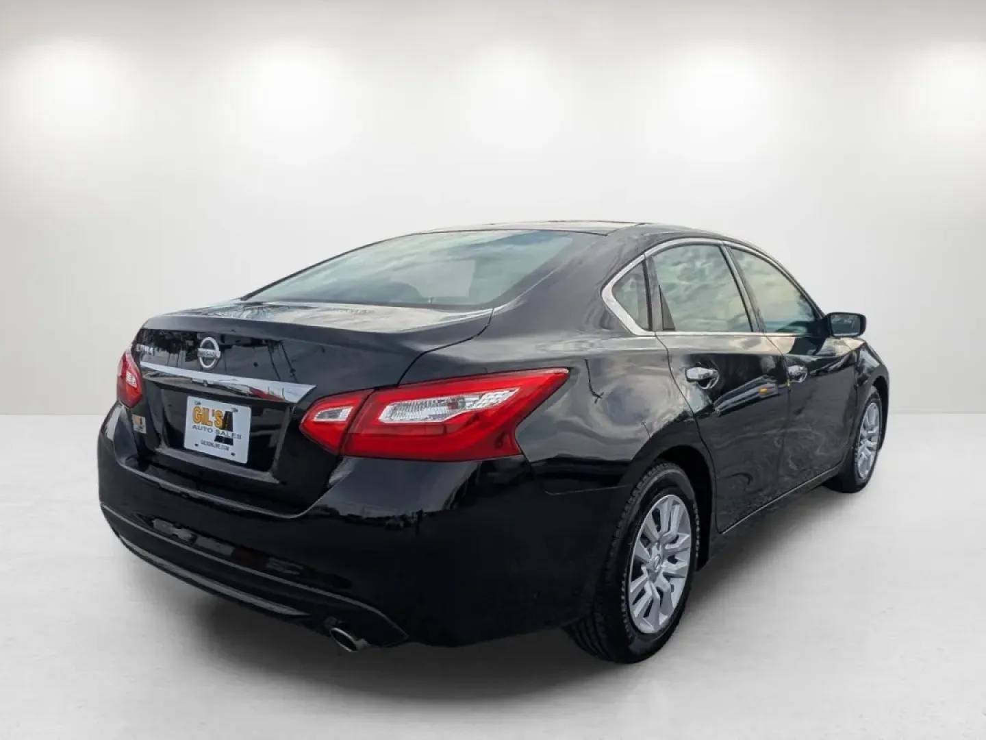 2017 /Charcoal Nissan Altima 2.5 S (1N4AL3AP4HC) with an Other engine, located at 804 22nd Ave, Phenix City, AL, 36870, (334) 297-1860, 32.484749, -85.024475 - **Discover a New Lifestyle with the 2017 Nissan Altima at Gils Auto Your Trusted Buy Here Pay Here Dealership in Phenix City, AL!**<br /> <br /> Are you searching for a reliable sedan that fits seamlessly into your active lifestyle? Look no further than the 2017 Nissan Altima 2.5 S, available at Gi - Photo#4