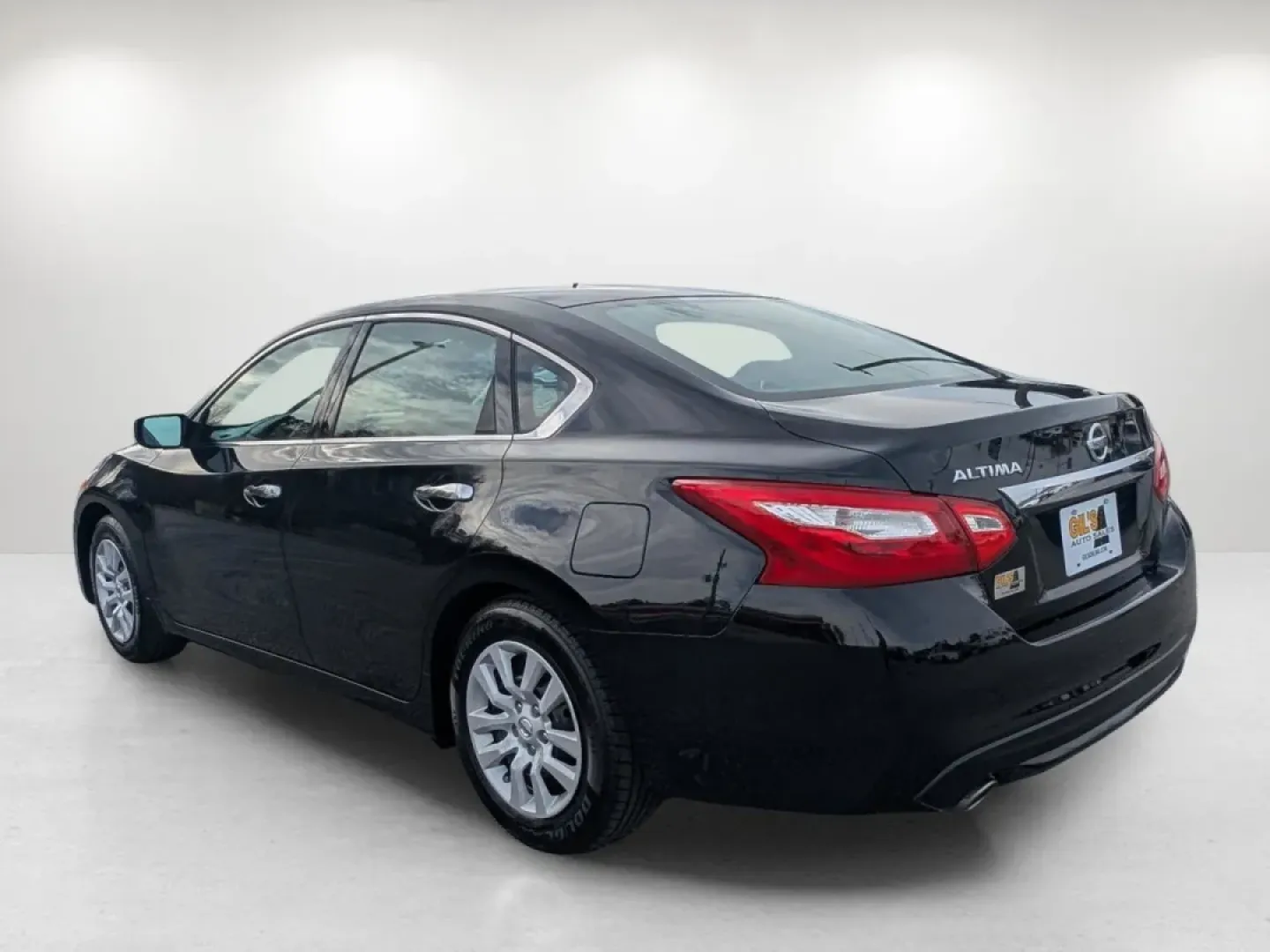 2017 /Charcoal Nissan Altima 2.5 S (1N4AL3AP4HC) with an Other engine, located at 804 22nd Ave, Phenix City, AL, 36870, (334) 297-1860, 32.484749, -85.024475 - **Discover a New Lifestyle with the 2017 Nissan Altima at Gils Auto Your Trusted Buy Here Pay Here Dealership in Phenix City, AL!**<br /> <br /> Are you searching for a reliable sedan that fits seamlessly into your active lifestyle? Look no further than the 2017 Nissan Altima 2.5 S, available at Gi - Photo#6