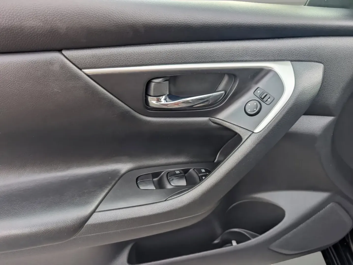 2017 /Charcoal Nissan Altima 2.5 S (1N4AL3AP4HC) with an Other engine, located at 804 22nd Ave, Phenix City, AL, 36870, (334) 297-1860, 32.484749, -85.024475 - **Discover a New Lifestyle with the 2017 Nissan Altima at Gils Auto Your Trusted Buy Here Pay Here Dealership in Phenix City, AL!**<br /> <br /> Are you searching for a reliable sedan that fits seamlessly into your active lifestyle? Look no further than the 2017 Nissan Altima 2.5 S, available at Gi - Photo#8