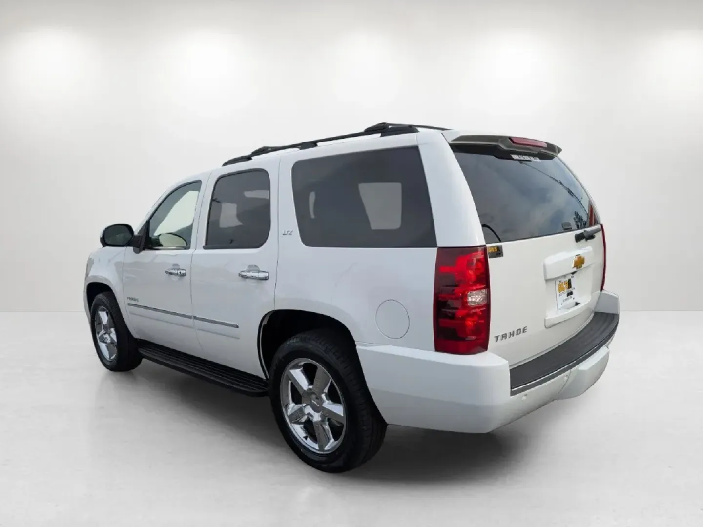 2013 /Light Cashmere/Dark Cashmere Chevrolet Tahoe LTZ (1GNSCCE06DR) with an Other engine, located at 521 Old Farm Lane Rd, Prattville, AL, 36066, (334) 325-1505, 32.482460, -86.416367 - **Elevate Your Adventures with the 2013 Chevrolet Tahoe LTZ Perfect for Families and Road Trips!**<br /> <br /> Are you looking for the ultimate family SUV that can tackle road trips, school runs, and weekend adventures with ease? Look no further than the stunning 2013 Chevrolet Tahoe LTZ, now avai - Photo#6