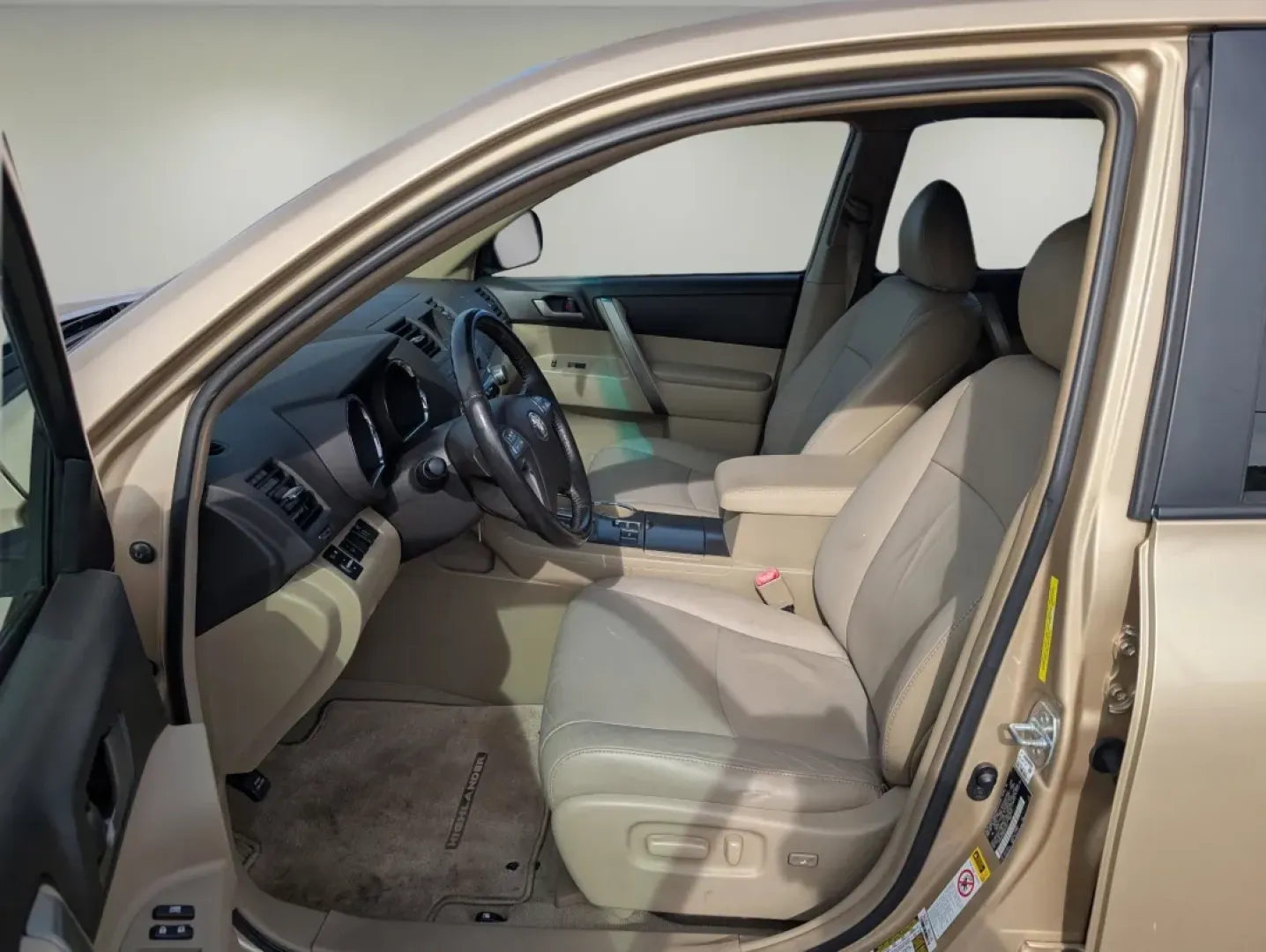 2010 Toyota Highlander SE (5TDKK3EH9AS) with an Other engine, located at 3959 U.S. 80 W, Phenix City, AL, 36870, (334) 297-4885, 32.469296, -85.135185 - **Unleash Your Adventurous Spirit with the 2010 Toyota Highlander SE!**<br /> <br /> Are you ready to embrace a lifestyle of adventure and comfort? The 2010 Toyota Highlander SE is your perfect companion for family outings, weekend getaways, or daily commutes-offering versatility that fits seamlessl - Photo#9