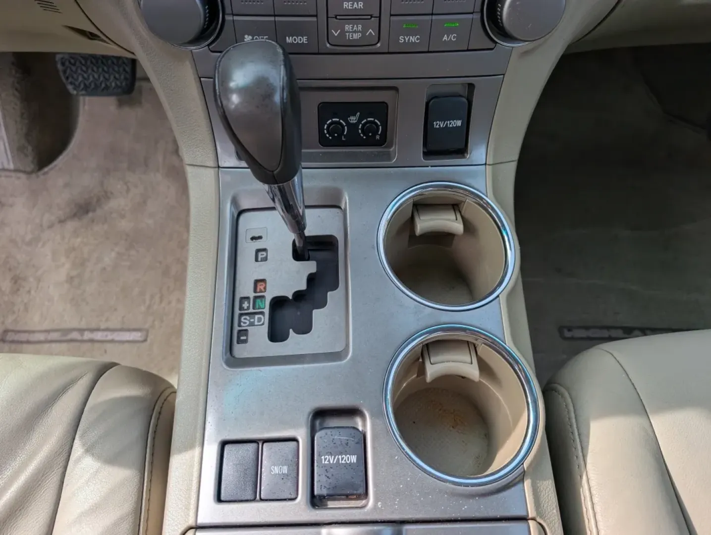 2010 Toyota Highlander SE (5TDKK3EH9AS) with an Other engine, located at 3959 U.S. 80 W, Phenix City, AL, 36870, (334) 297-4885, 32.469296, -85.135185 - **Unleash Your Adventurous Spirit with the 2010 Toyota Highlander SE!**<br /> <br /> Are you ready to embrace a lifestyle of adventure and comfort? The 2010 Toyota Highlander SE is your perfect companion for family outings, weekend getaways, or daily commutes-offering versatility that fits seamlessl - Photo#13