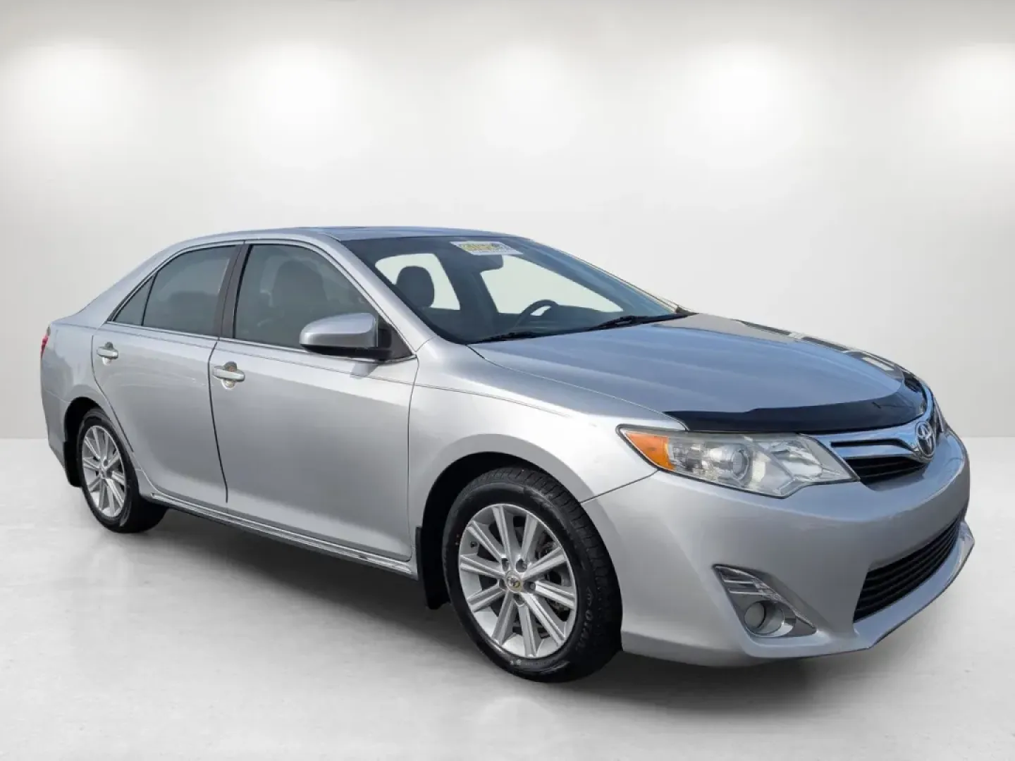 2012 Toyota Camry XLE (4T1BK1FK6CU) with an Other engine, located at 3959 U.S. 80 W, Phenix City, AL, 36870, (334) 297-4885, 32.469296, -85.135185 - Discover the perfect blend of comfort, reliability, and modern features with the 2012 Toyota Camry, available now at Gils Auto in Phenix City, AL. This sedan is not just a vehicle; it's a gateway to enhancing your lifestyle-whether you're commuting to work, taking the family on weekend adventures, o - Photo#2