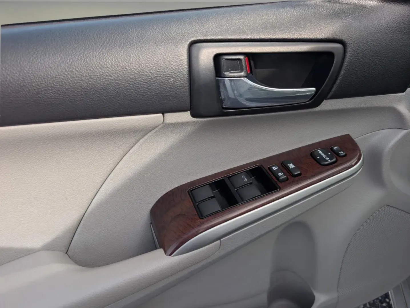 2012 Toyota Camry XLE (4T1BK1FK6CU) with an Other engine, located at 3959 U.S. 80 W, Phenix City, AL, 36870, (334) 297-4885, 32.469296, -85.135185 - Discover the perfect blend of comfort, reliability, and modern features with the 2012 Toyota Camry, available now at Gils Auto in Phenix City, AL. This sedan is not just a vehicle; it's a gateway to enhancing your lifestyle-whether you're commuting to work, taking the family on weekend adventures, o - Photo#8