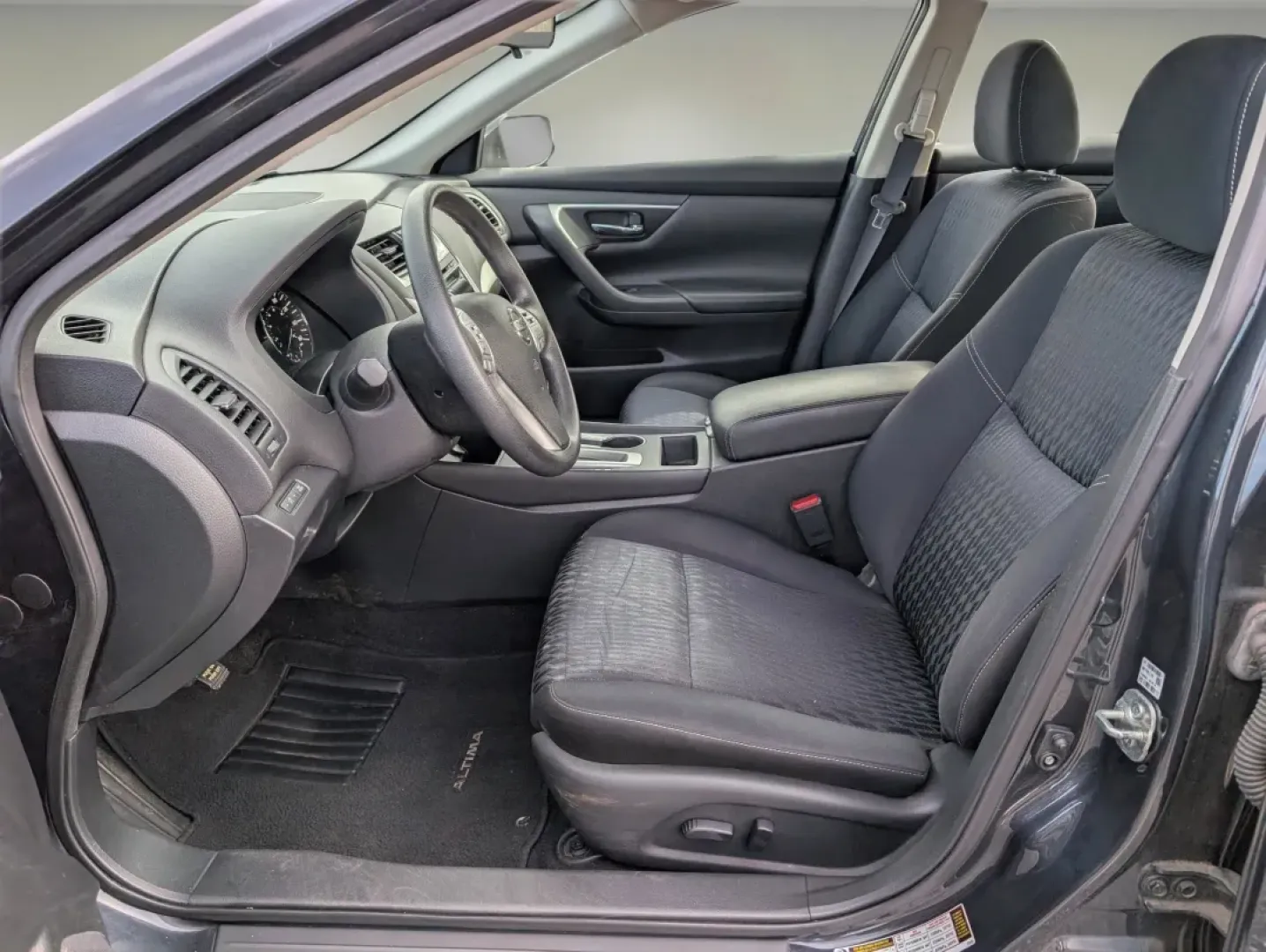 2017 /Charcoal Nissan Altima 2.5 S (1N4AL3AP4HN) with an Other engine, located at 5115 14th Ave., Columbus, GA, 31904, (706) 323-0345, 32.511494, -84.971046 - **Explore New Adventures with the 2017 Nissan Altima at Gils Auto - Your Trusted Buy Here Pay Here Dealership in Phenix City, AL!**<br /> <br /> Life is full of journeys, and the 2017 Nissan Altima 2.5 S is ready to take you on yours, whether it's daily commutes, family outings, or weekend getaways. - Photo#9