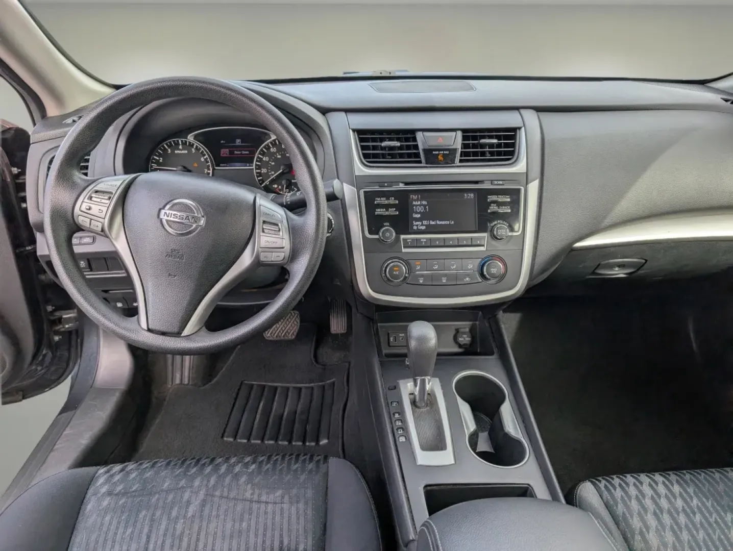 2017 /Charcoal Nissan Altima 2.5 S (1N4AL3AP4HN) with an Other engine, located at 5115 14th Ave., Columbus, GA, 31904, (706) 323-0345, 32.511494, -84.971046 - **Explore New Adventures with the 2017 Nissan Altima at Gils Auto - Your Trusted Buy Here Pay Here Dealership in Phenix City, AL!**<br /> <br /> Life is full of journeys, and the 2017 Nissan Altima 2.5 S is ready to take you on yours, whether it's daily commutes, family outings, or weekend getaways. - Photo#11