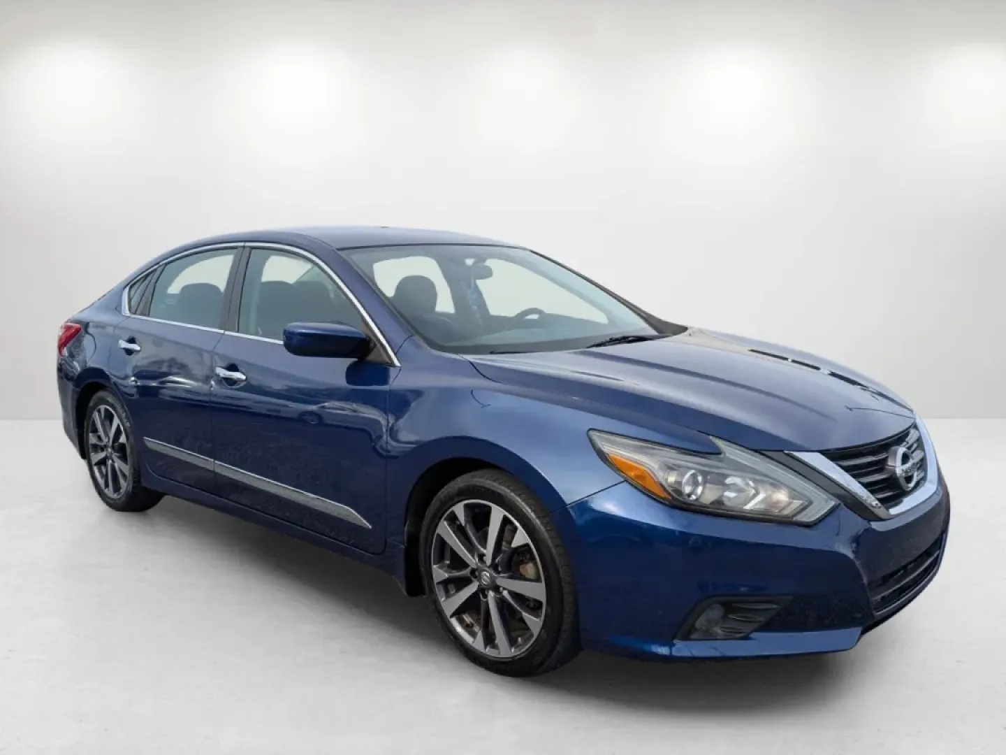 2016 /Charcoal Nissan Altima 2.5 SR (1N4AL3APXGN) with an Other engine, located at 7000 Northlake Connector, Columbus, GA, 31904, (706) 987-8085, 32.524975, -84.978134 - Are you searching for a reliable and stylish sedan that fits perfectly into your busy lifestyle? Look no further! The 2016 Nissan Altima 2.5 SR is the ideal vehicle for daily commuters, families on the go, or anyone looking for a dependable ride to navigate through Phenix City and beyond. With its s - Photo#2