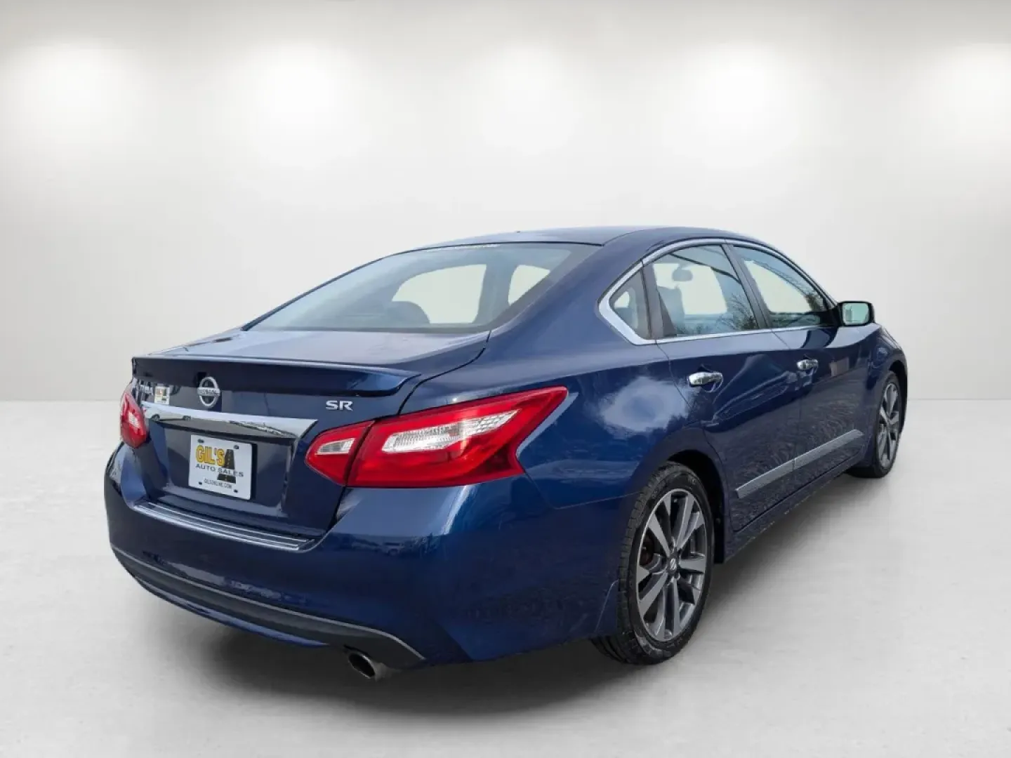 2016 /Charcoal Nissan Altima 2.5 SR (1N4AL3APXGN) with an Other engine, located at 7000 Northlake Connector, Columbus, GA, 31904, (706) 987-8085, 32.524975, -84.978134 - Are you searching for a reliable and stylish sedan that fits perfectly into your busy lifestyle? Look no further! The 2016 Nissan Altima 2.5 SR is the ideal vehicle for daily commuters, families on the go, or anyone looking for a dependable ride to navigate through Phenix City and beyond. With its s - Photo#4