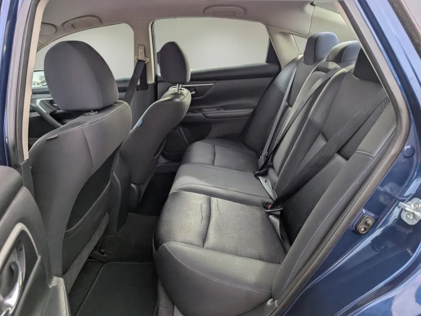 2016 /Charcoal Nissan Altima 2.5 SR (1N4AL3APXGN) with an Other engine, located at 7000 Northlake Connector, Columbus, GA, 31904, (706) 987-8085, 32.524975, -84.978134 - Are you searching for a reliable and stylish sedan that fits perfectly into your busy lifestyle? Look no further! The 2016 Nissan Altima 2.5 SR is the ideal vehicle for daily commuters, families on the go, or anyone looking for a dependable ride to navigate through Phenix City and beyond. With its s - Photo#10