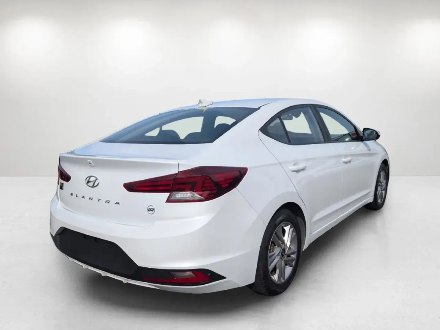 2020 /Black Hyundai Elantra SEL (5NPD84LF1LH) with an Other engine, located at 5115 14th Ave., Columbus, GA, 31904, (706) 323-0345, 32.511494, -84.971046 - Embark on a journey of comfort and reliability with the 2020 Hyundai Elantra SEL, a sedan designed to elevate your daily commute or family outings. Perfect for budget-conscious buyers or those seeking a dependable vehicle with style, this Elantra seamlessly combines practicality with modern features - Photo#4