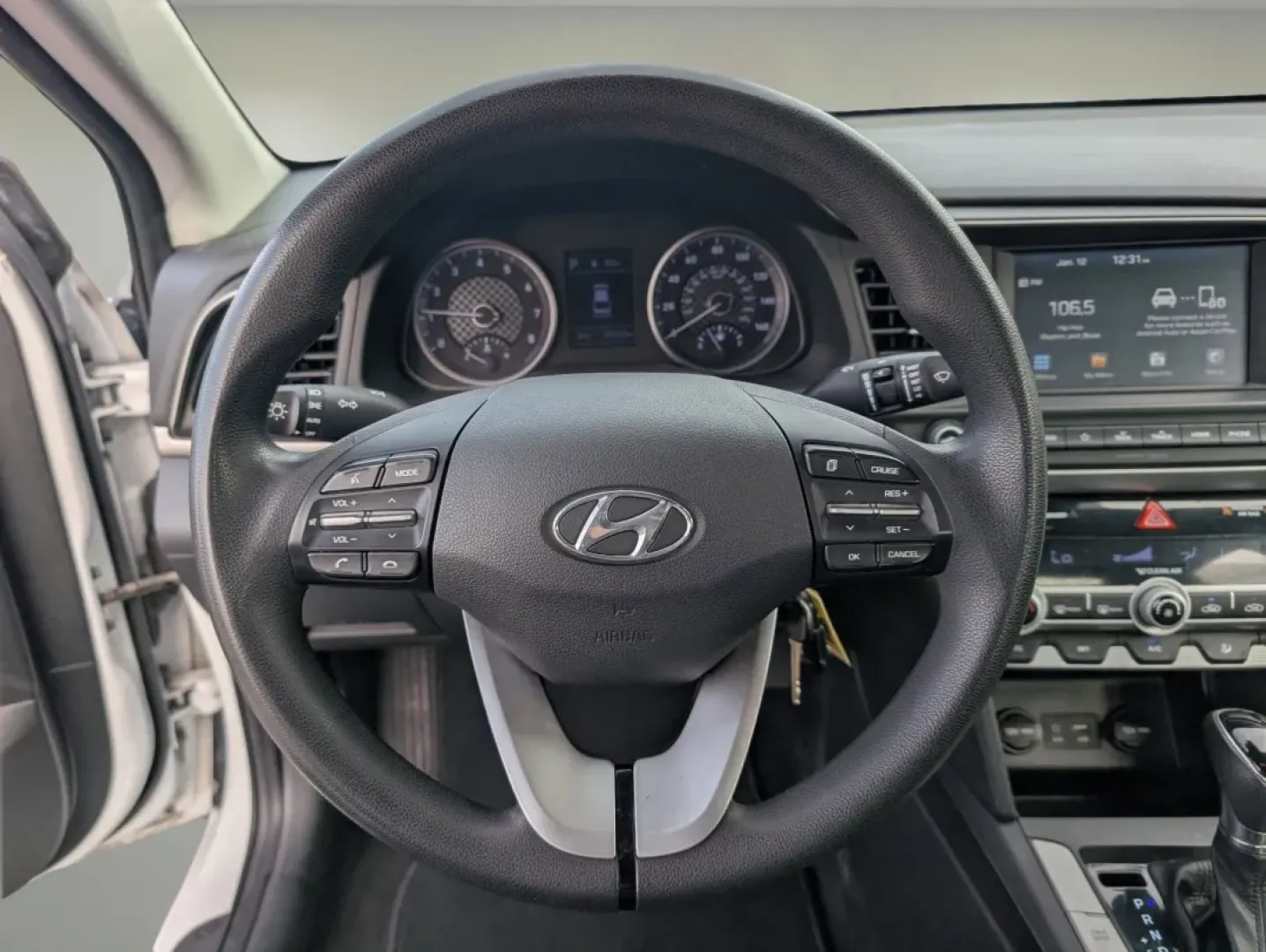 2020 /Black Hyundai Elantra SEL (5NPD84LF1LH) with an Other engine, located at 5115 14th Ave., Columbus, GA, 31904, (706) 323-0345, 32.511494, -84.971046 - Embark on a journey of comfort and reliability with the 2020 Hyundai Elantra SEL, a sedan designed to elevate your daily commute or family outings. Perfect for budget-conscious buyers or those seeking a dependable vehicle with style, this Elantra seamlessly combines practicality with modern features - Photo#15