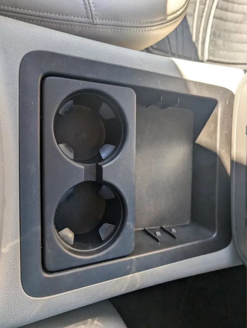 2014 /Light Titanium GMC Yukon SLT (1GKS1CE05ER) with an Other engine, located at 1430 Gateway Drive, Opelika, AL, 36801, (334) 239-0944, 32.637871, -85.409790 - Are you ready to elevate your family adventures or tackle daily commutes with unparalleled comfort and versatility? Look no further than this 2014 GMC Yukon SLT, now available at Gils Auto in Phenix City, AL. This robust SUV is the perfect companion for growing families, weekend road trips, or anyon - Photo#13