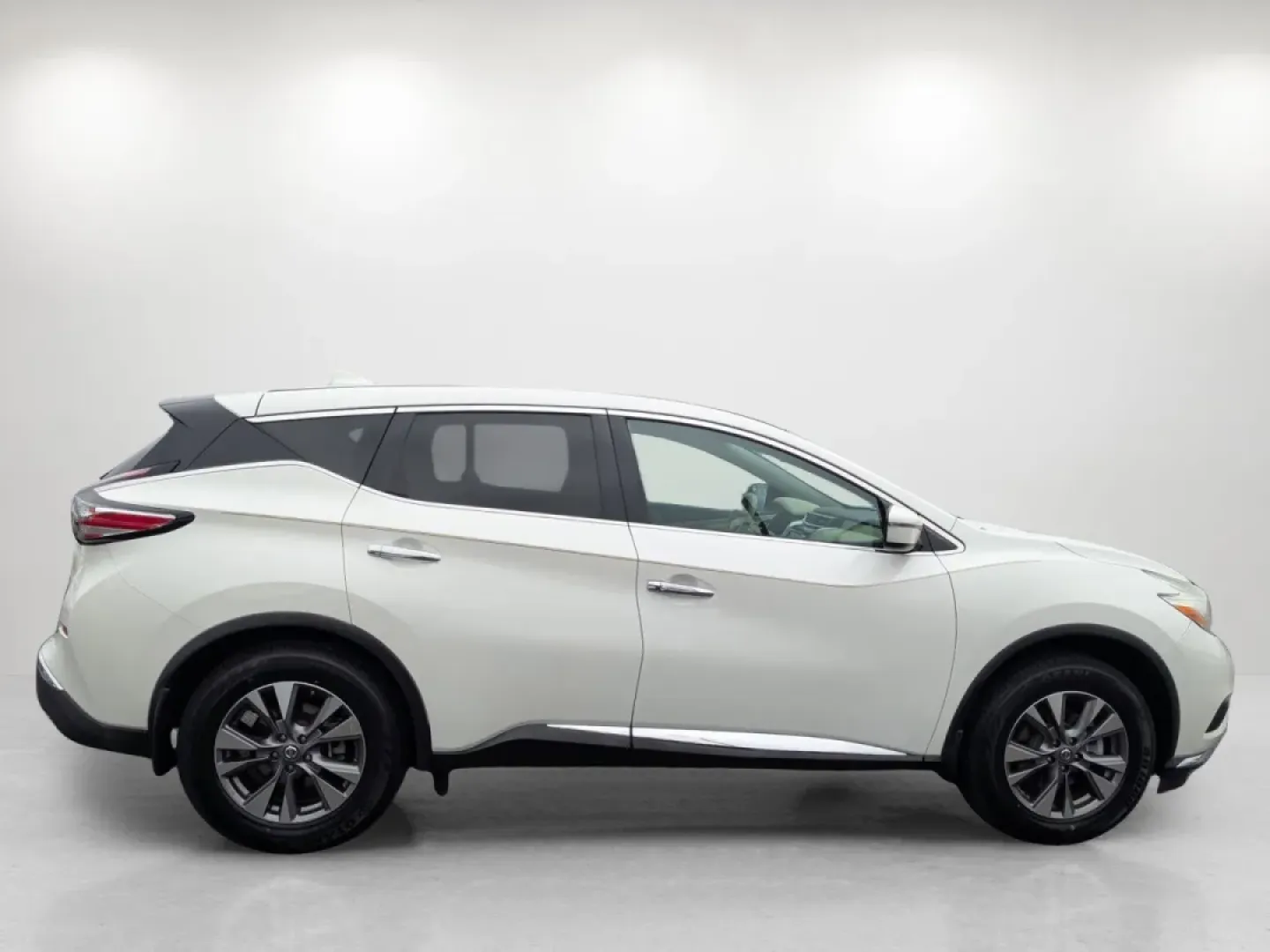 2017 /Cashmere Nissan Murano S (5N1AZ2MG8HN) with an Other engine, located at 5115 14th Ave., Columbus, GA, 31904, (706) 323-0345, 32.511494, -84.971046 - **Explore New Horizons with the 2017 Nissan Murano at Gils Auto - Your Gateway to Adventure!**<br /> <br /> Whether you're looking to enhance your daily commute, embark on family road trips, or simply elevate your weekend adventures, the 2017 Nissan Murano is the perfect companion. With its spacious - Photo#3